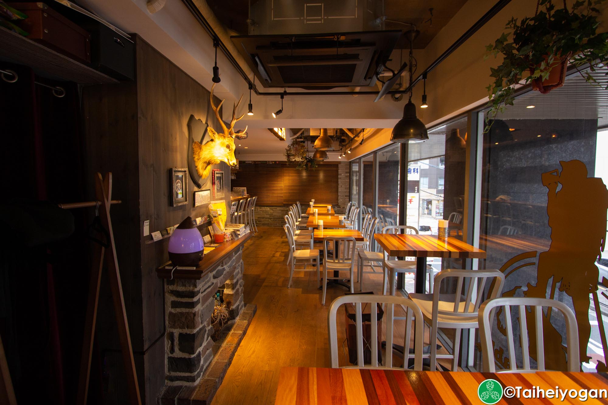 Himalaya Table - Interior - Tables