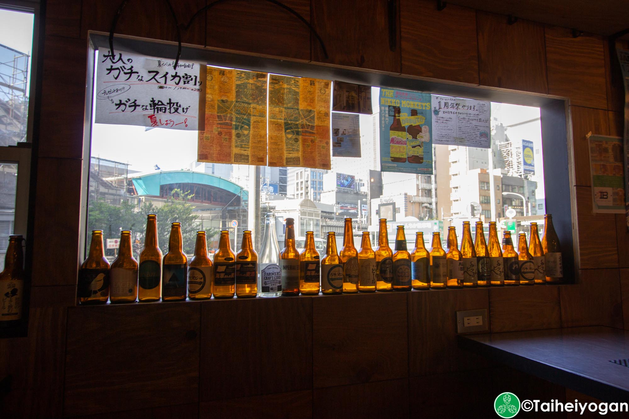 Ibrew Shinbashi - Interior - Decorations