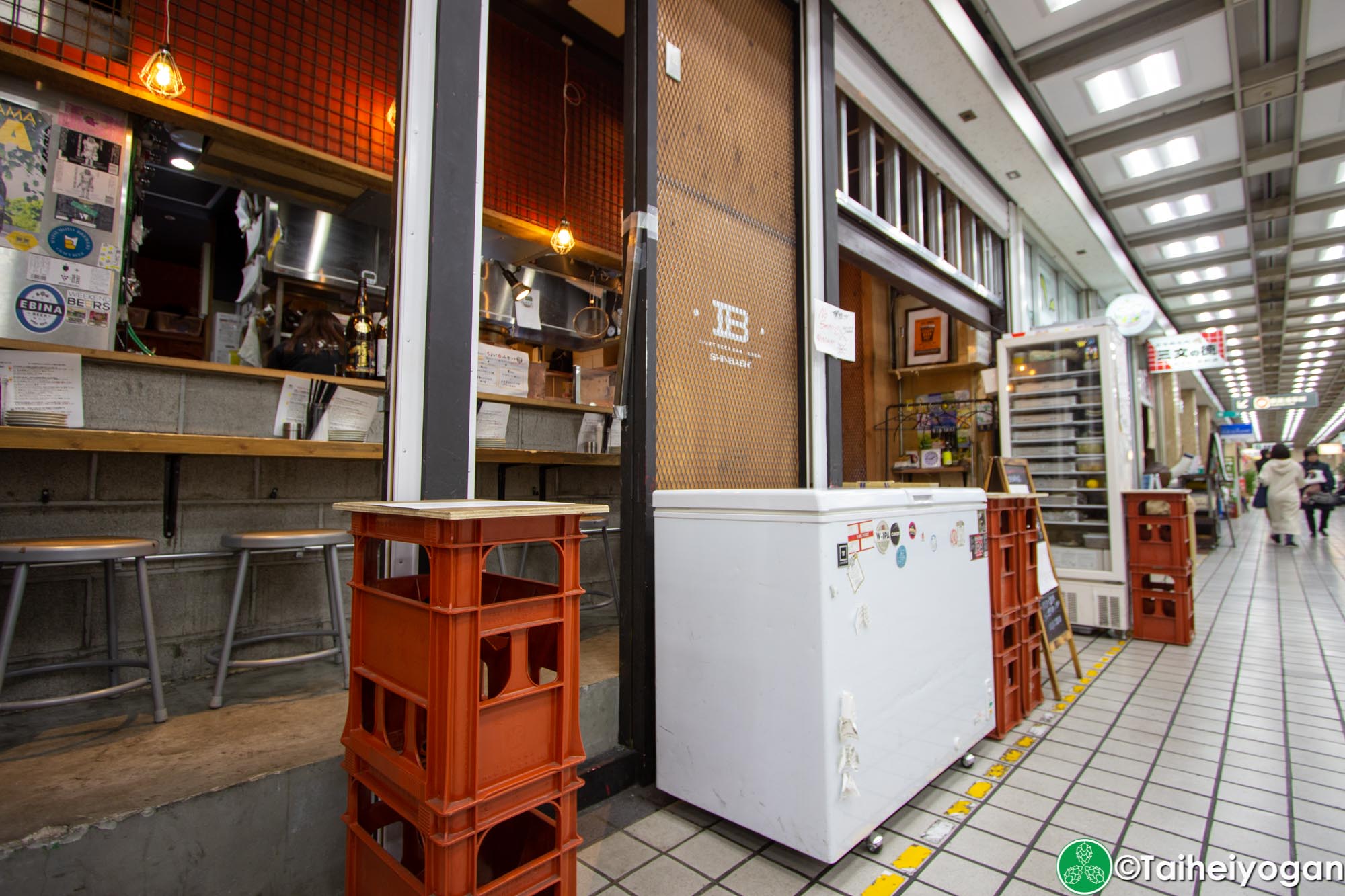 Ibrew Shinbashi - Interior - Standing Area