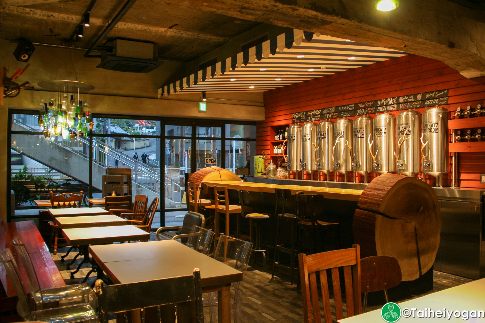 Kamikatz Taproom (Rise & Win Brewing Co.) - Interior - Table Seating
