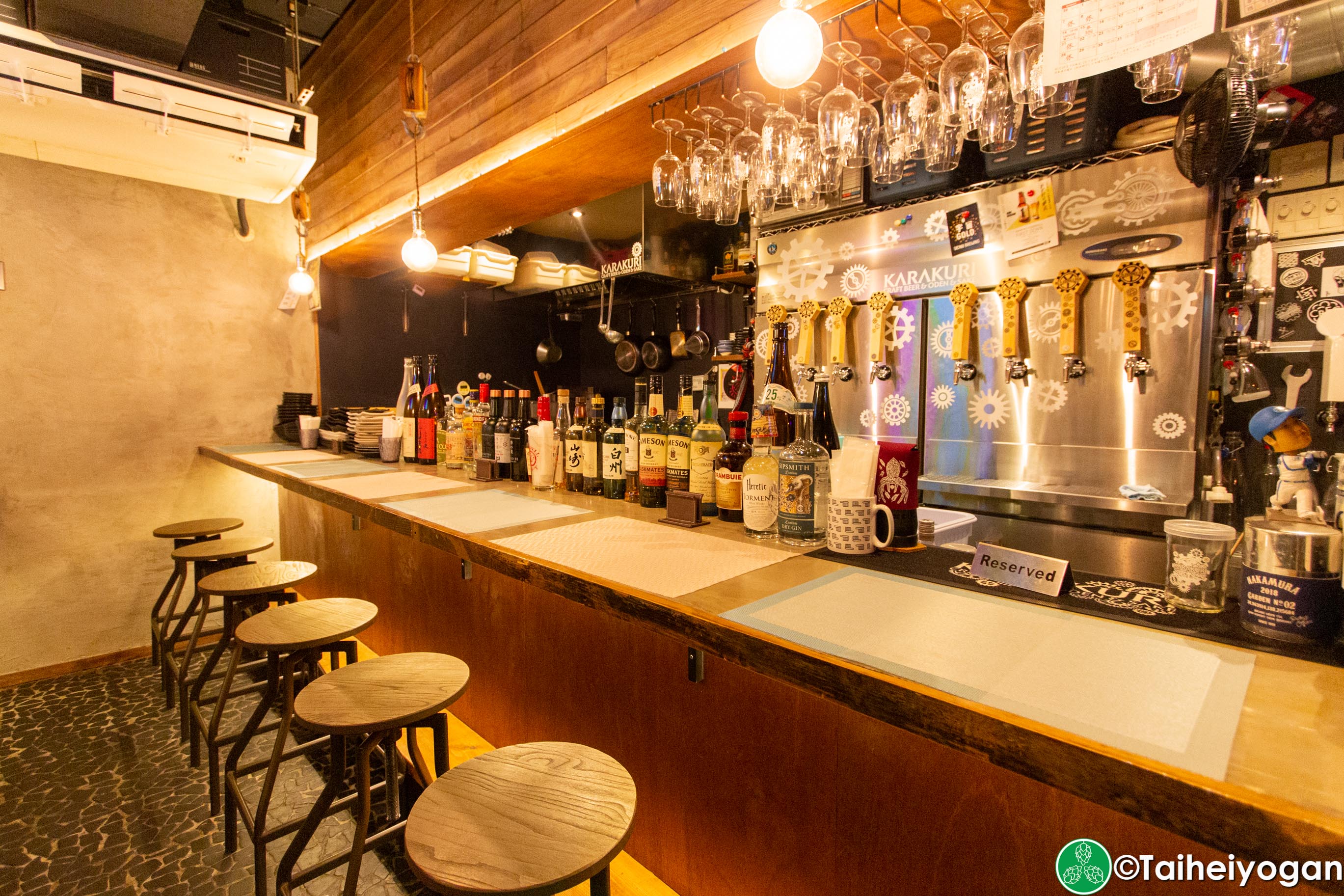 Karakuri Craft Beer & Oden & Sake - Interior - Bar Counter
