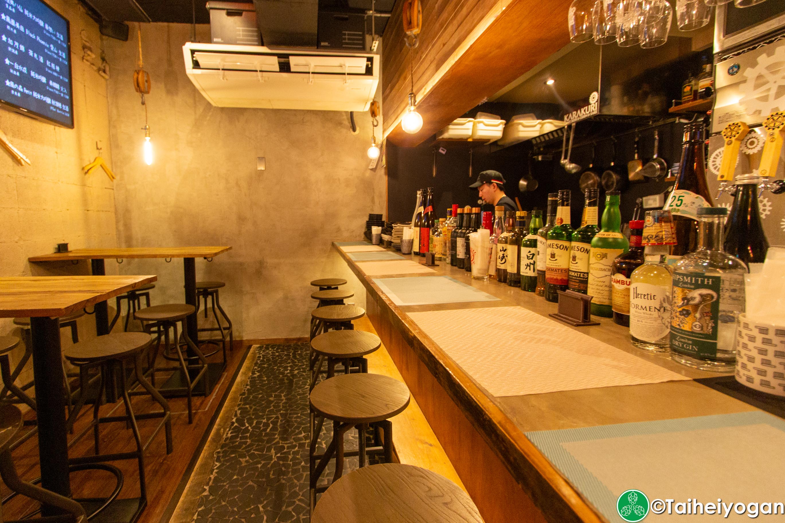 Karakuri Craft Beer & Oden & Sake - Interior - Bar Counter