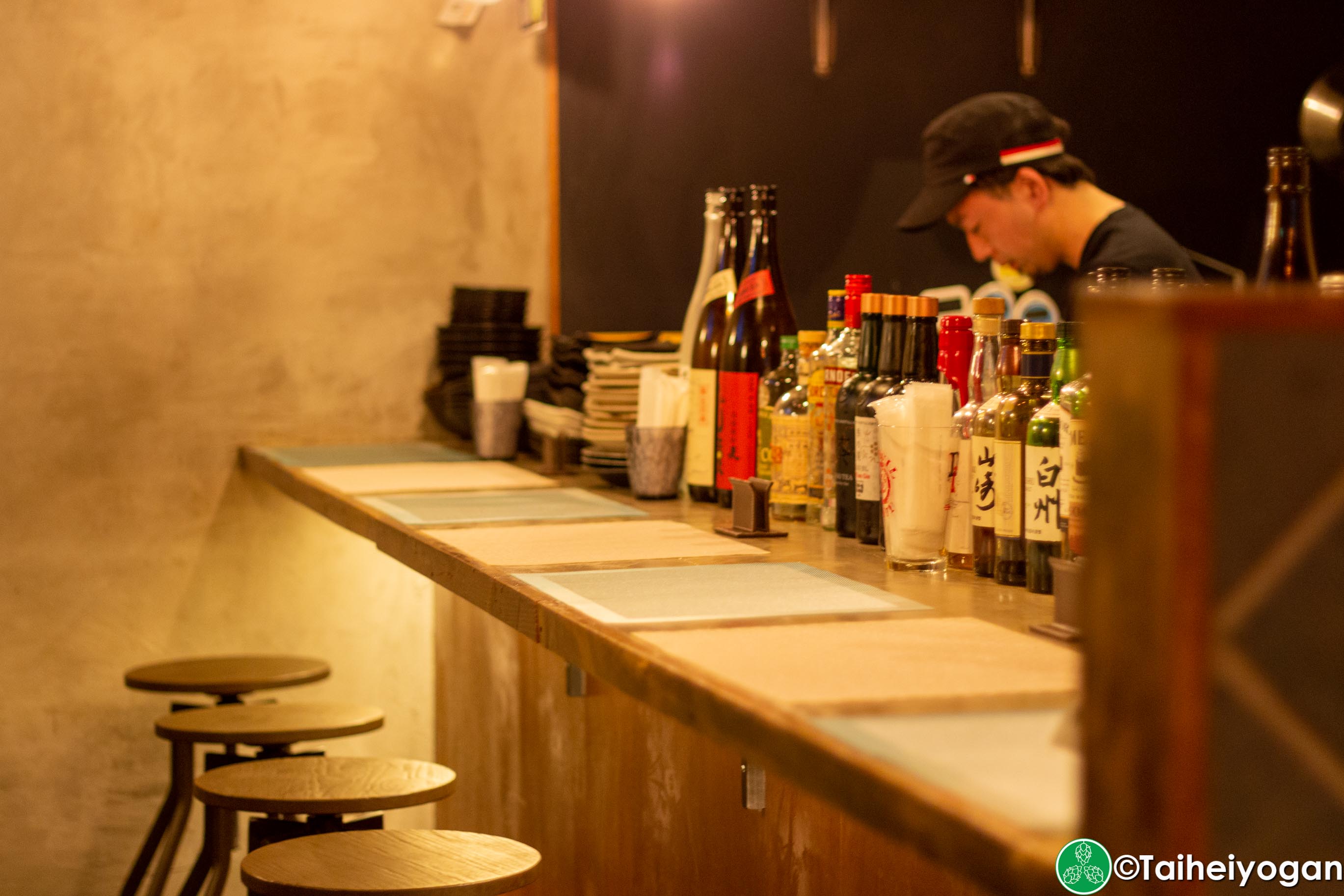 Karakuri Craft Beer & Oden & Sake - Interior - Bar Counter