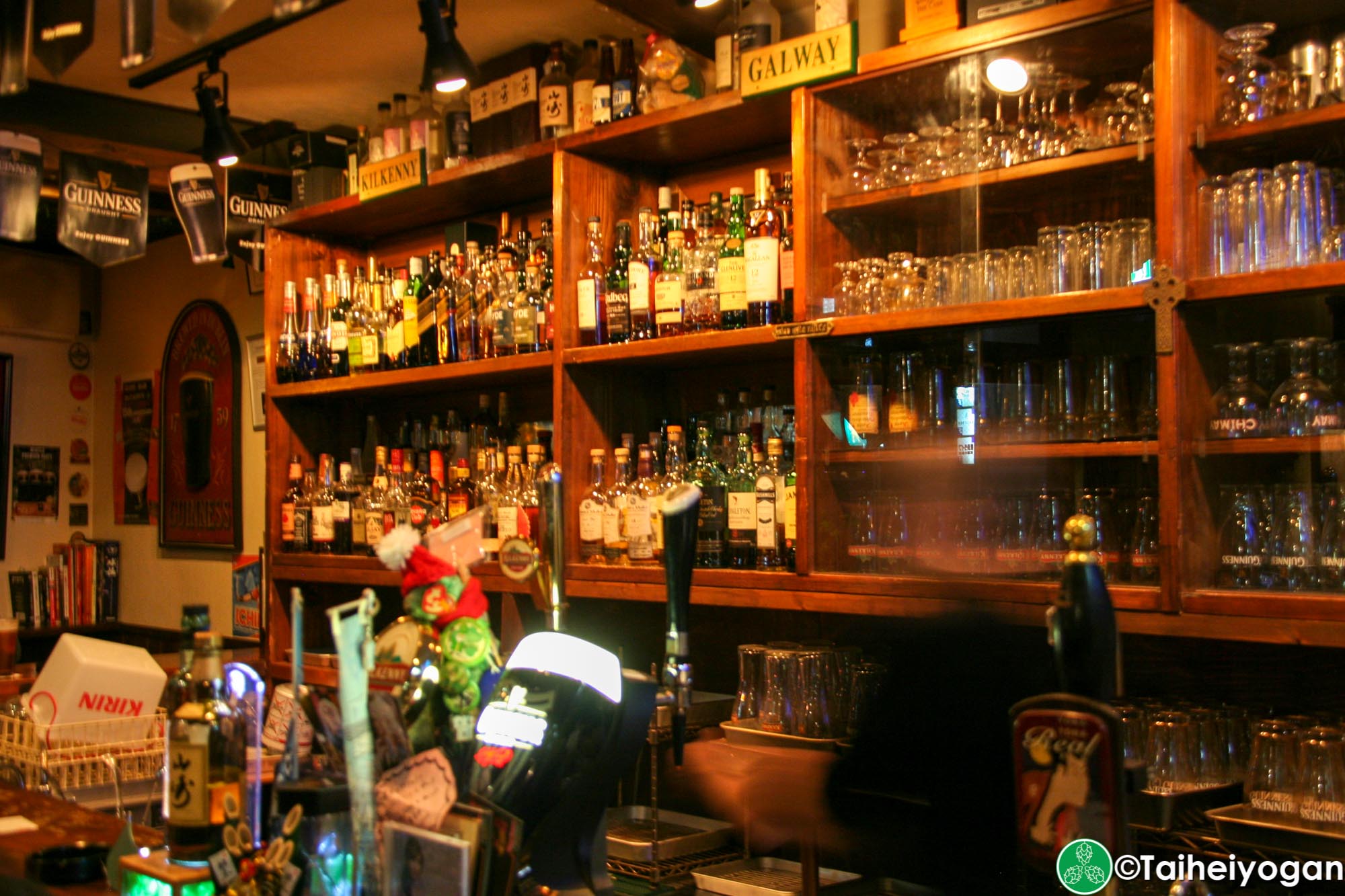 Irish Bar McCann's - Interior - 2F Bar