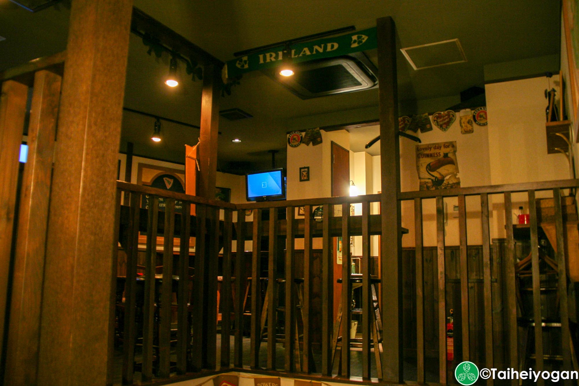 Irish Bar McCann's - Interior - 3F