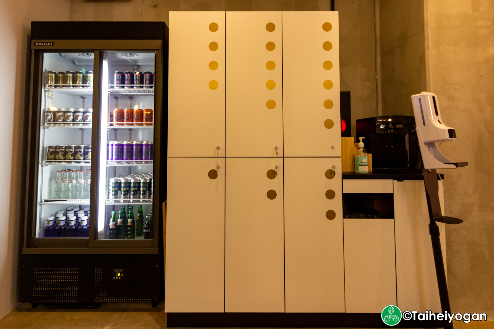 Franks Barber Reserve - Interior - Bag Lockers