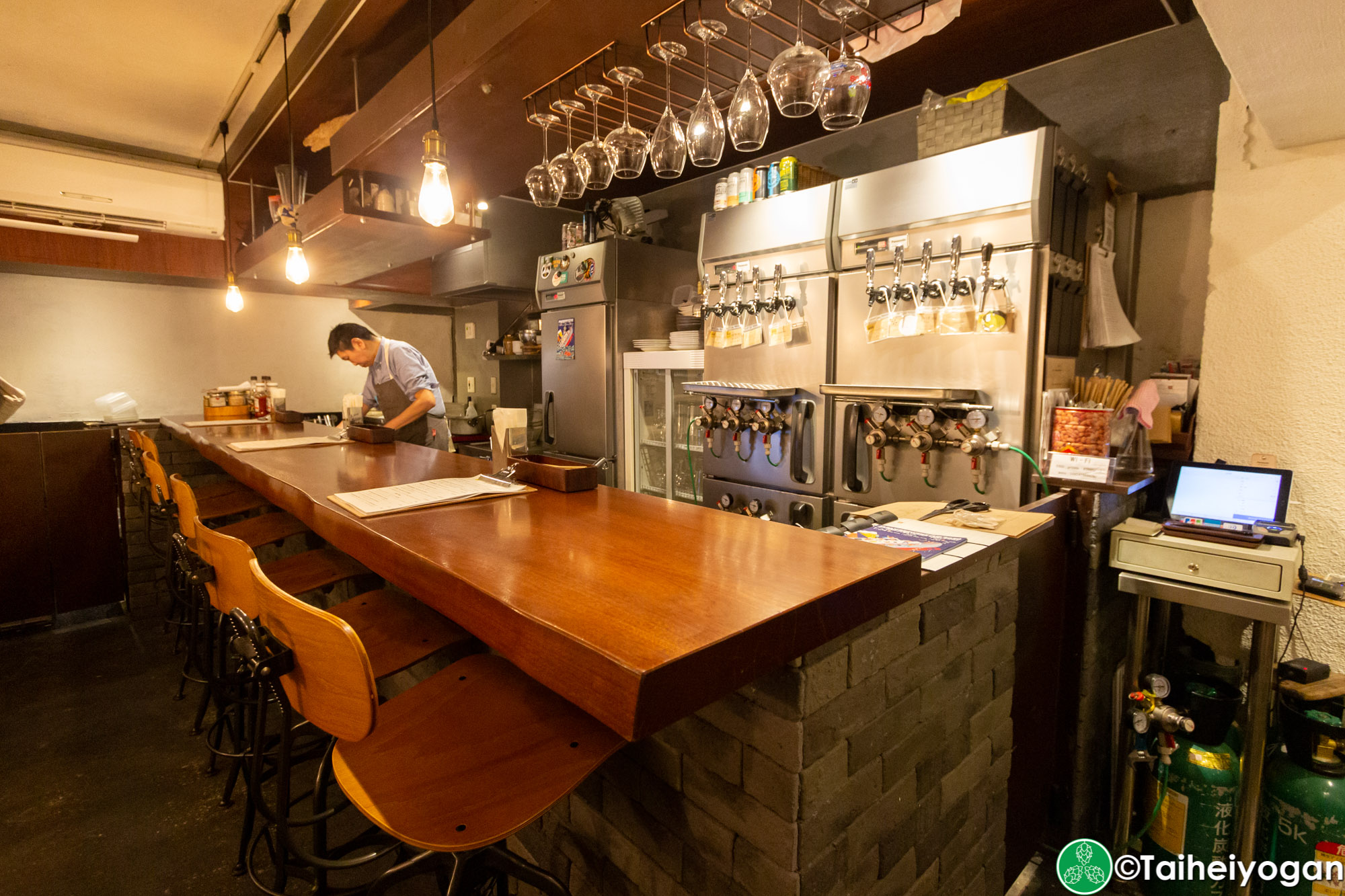 Inazuma Beer - Interior - Bar Counter Seating