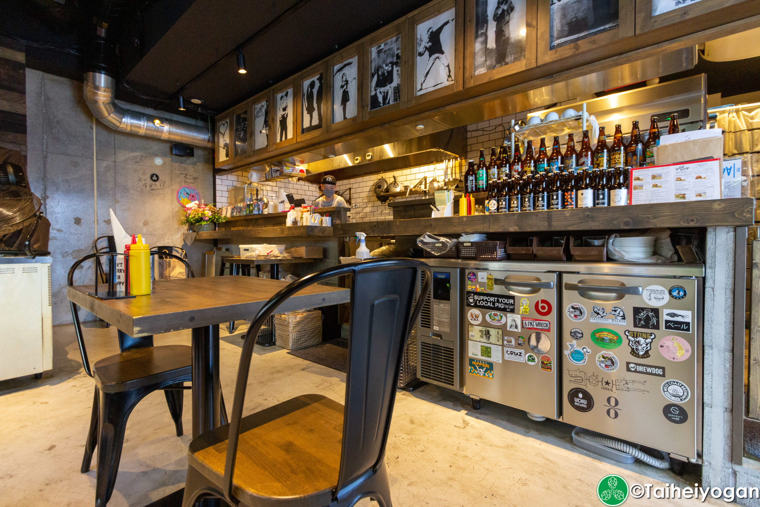 folk burgers & beer - Interior - Table Seating