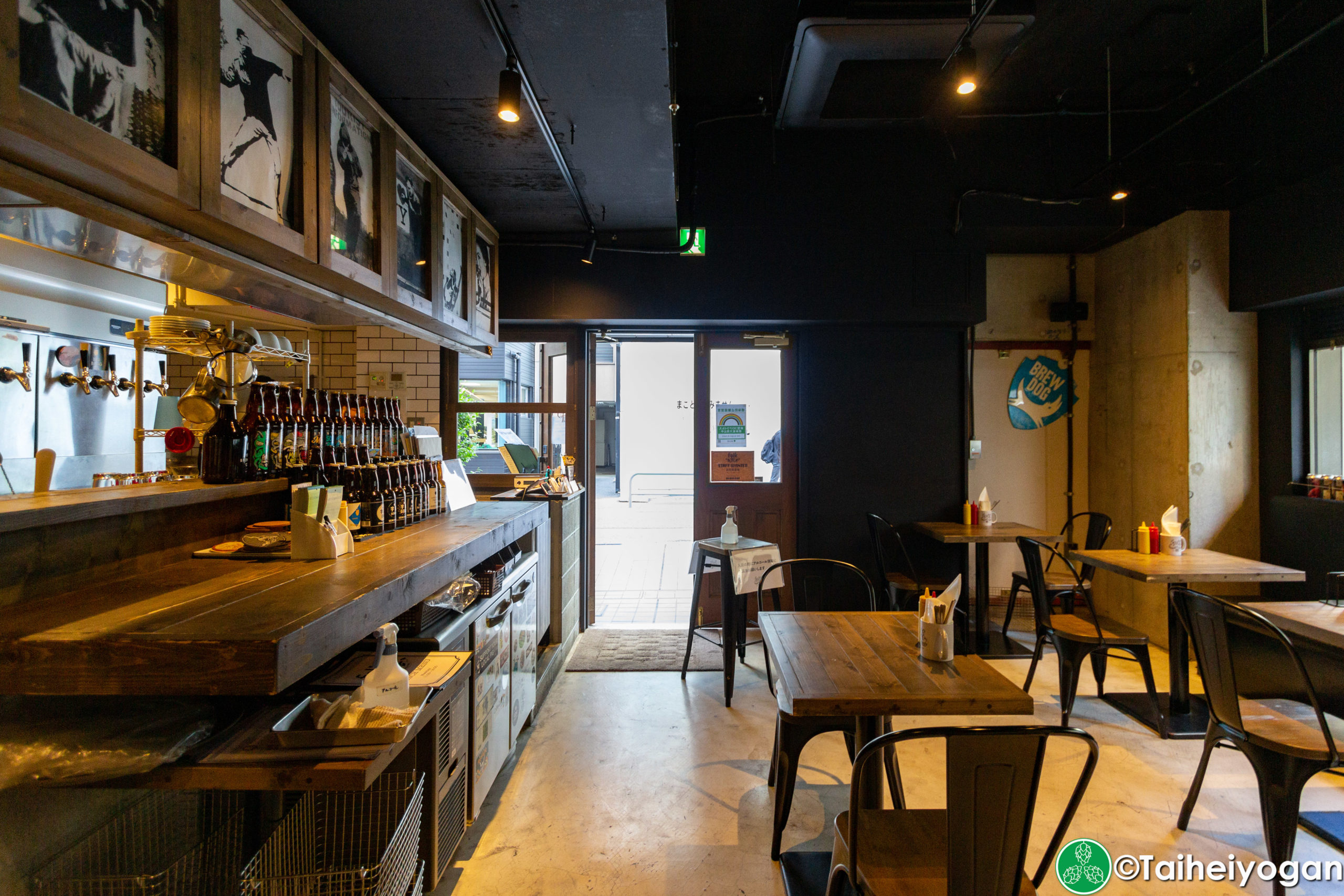 folk burgers & beer - Interior - Table Seating