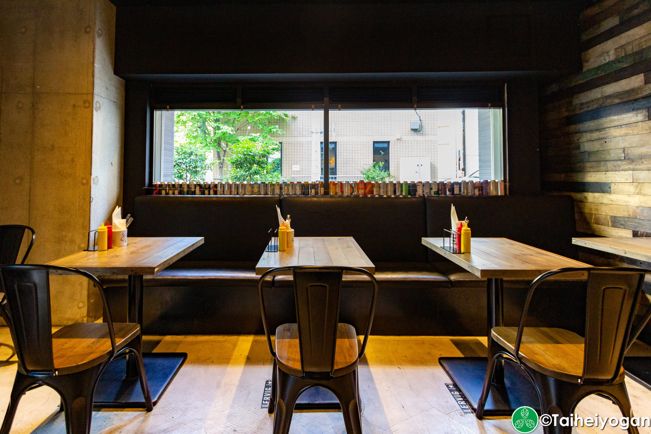 folk burgers & beer - Interior - Table Seating