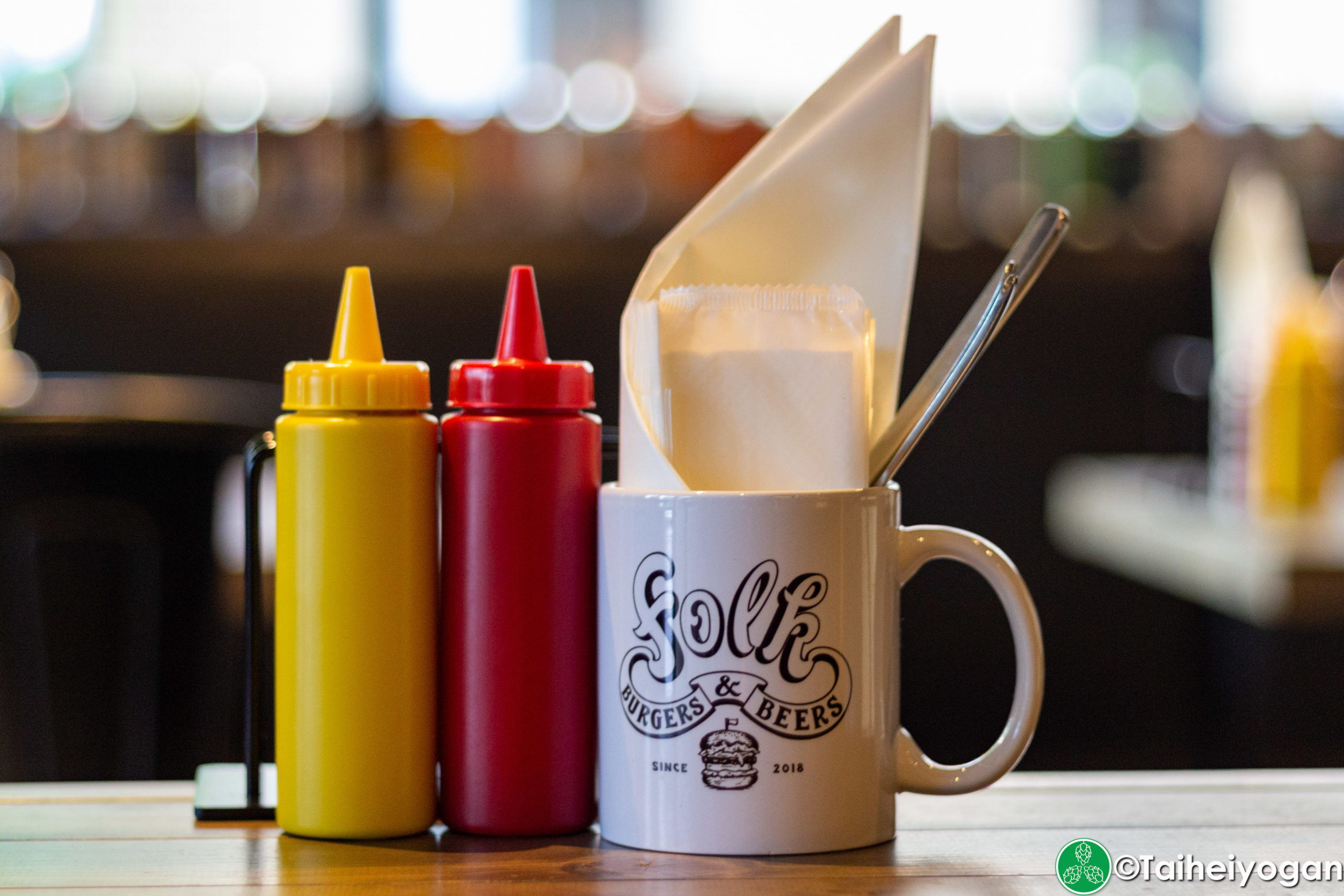 folk burgers & beer - Interior - Table Setting