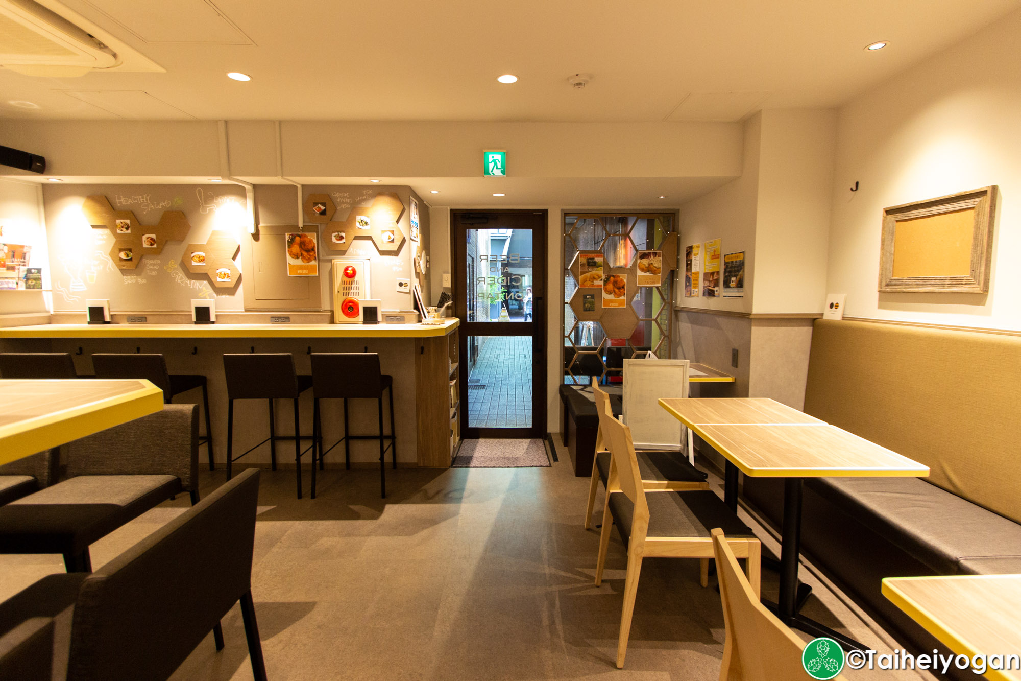 Ant ‘n Bee (龍土町店・Ryudocho) - Interior - Exit