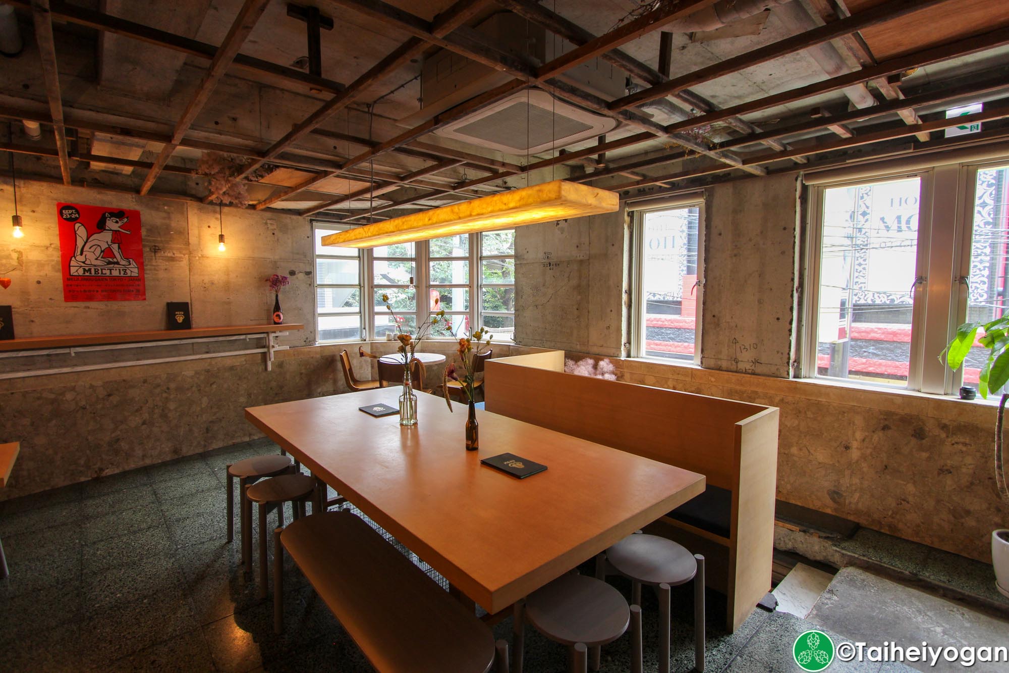 Mikkeller Tokyo - 2nd Floor - Interior - Tables