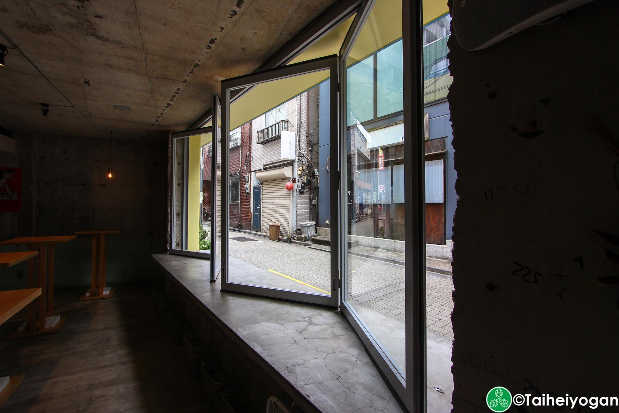 Mikkeller Tokyo - 1st Floor - Interior - Window Seating