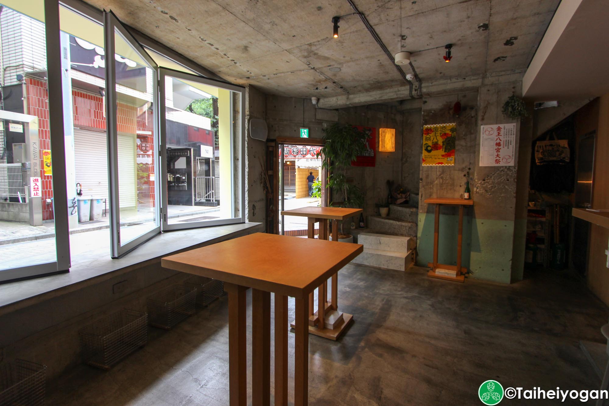 Mikkeller Tokyo - 1st Floor - Interior - Tables
