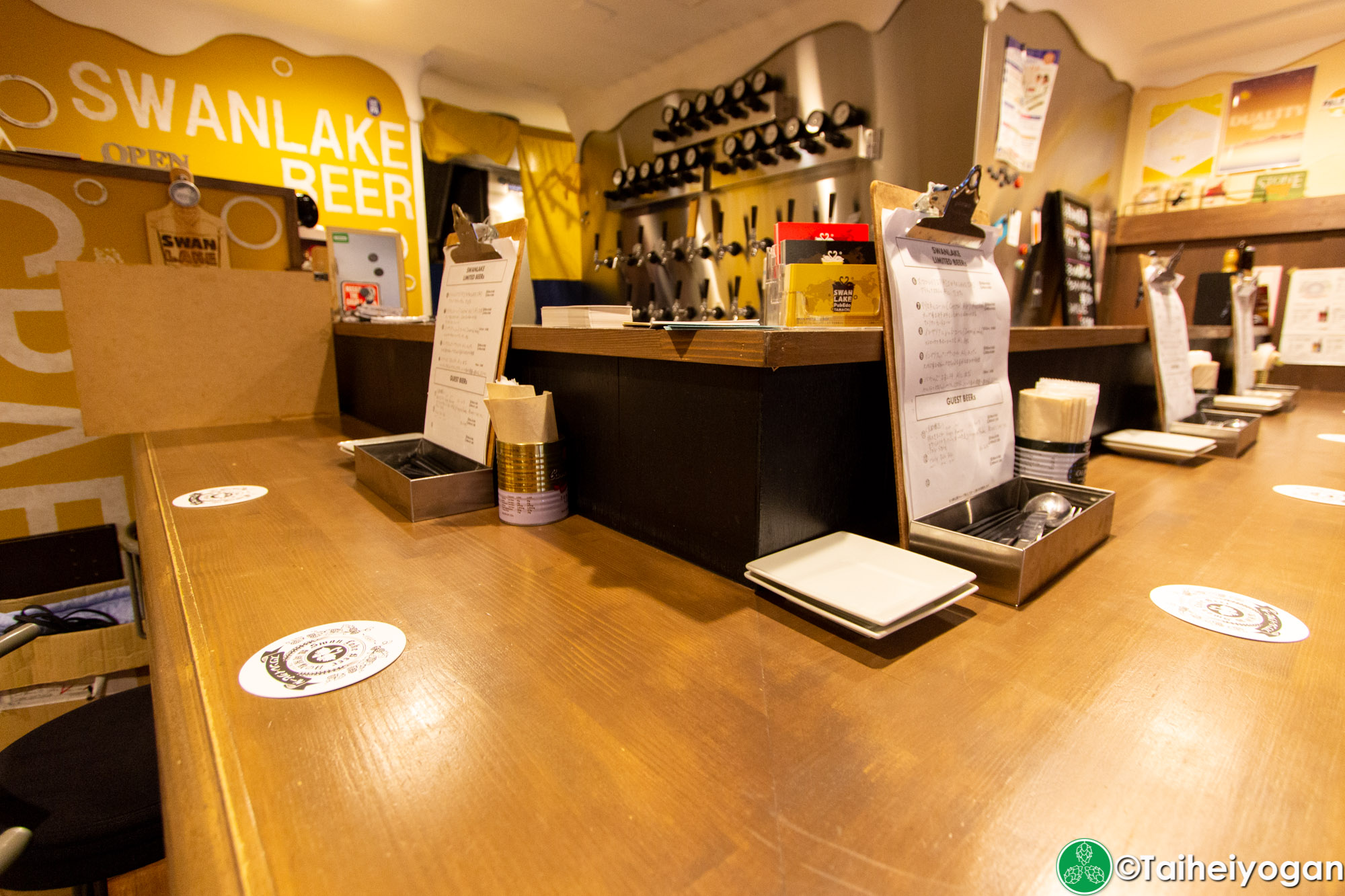 スワンレイクパブエド・Swan Lake Pub Edo (田町店・Tamachi) - Interior - Bar Counter Seating