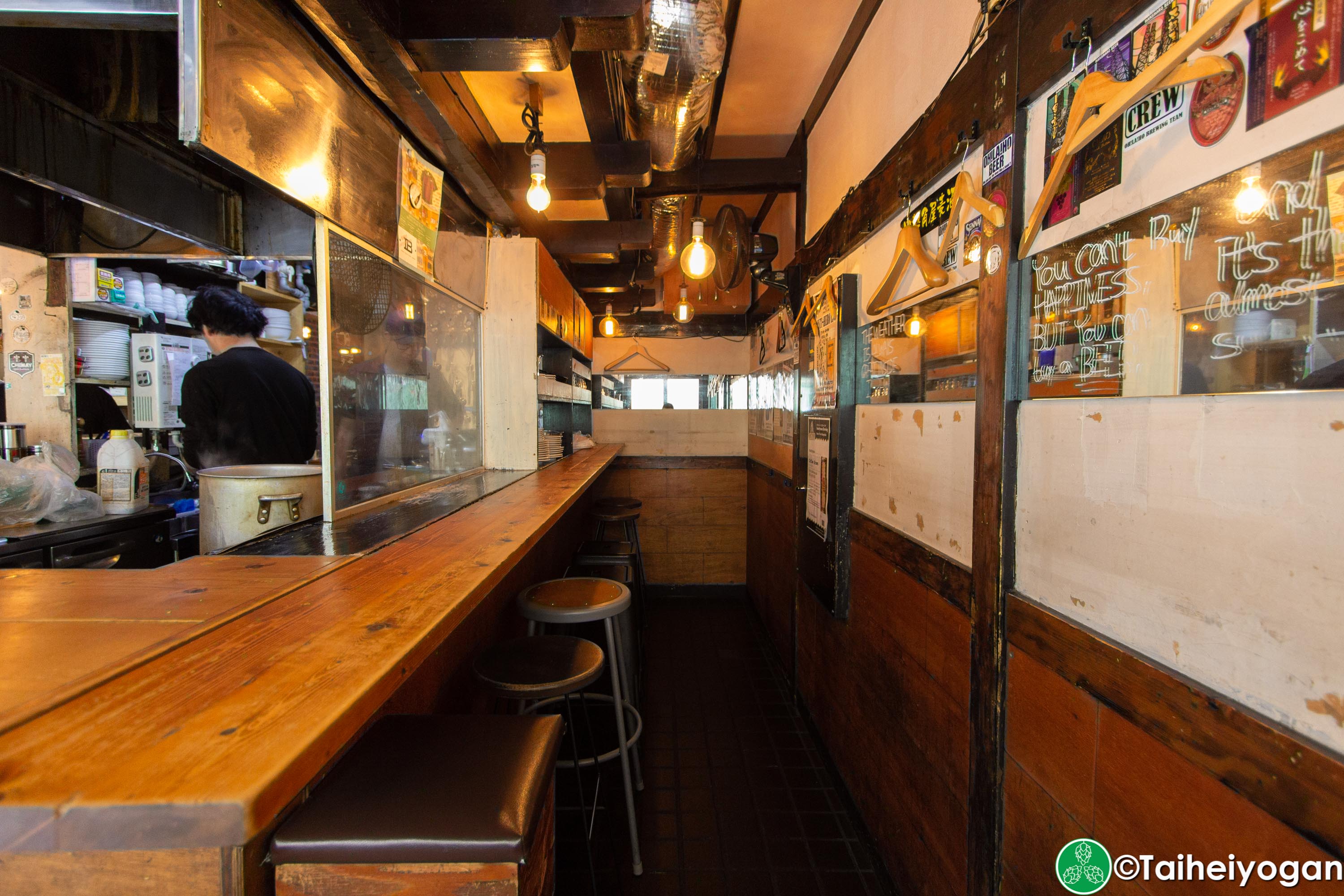 Craft Beer Bar Ibrew (Ginza/銀座) - Interior - Bar Counter