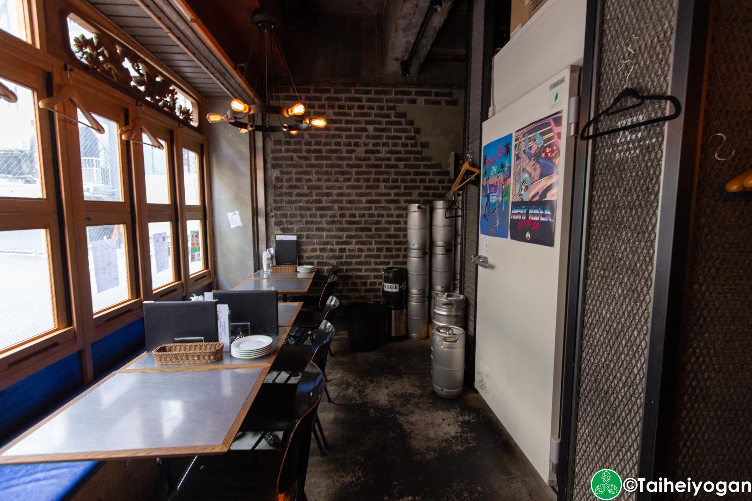 Craft Beer Bar Ibrew (Ginza/銀座) - Interior - Table Seating