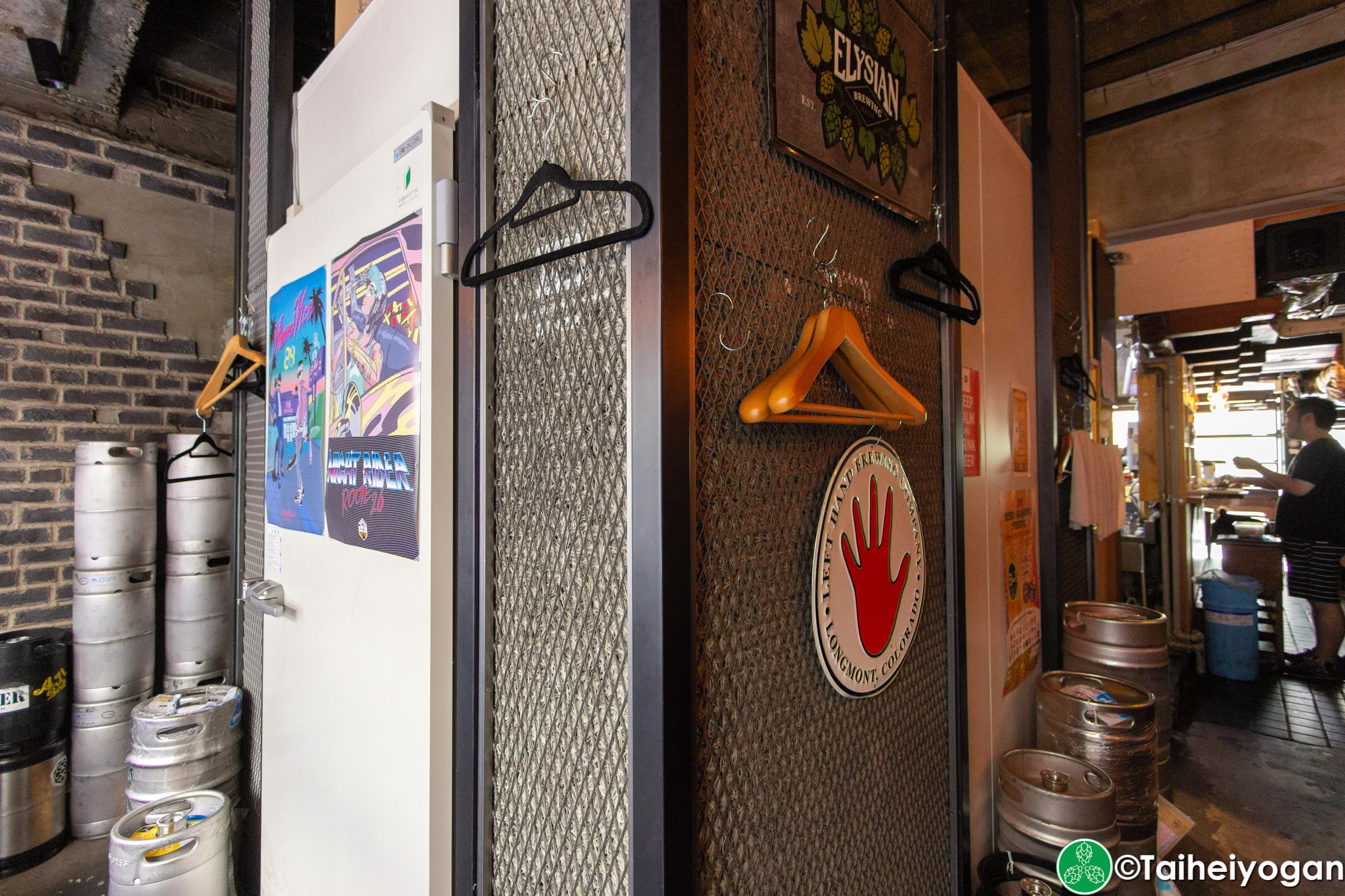 Craft Beer Bar Ibrew (Ginza/銀座) - Interior - Decorations