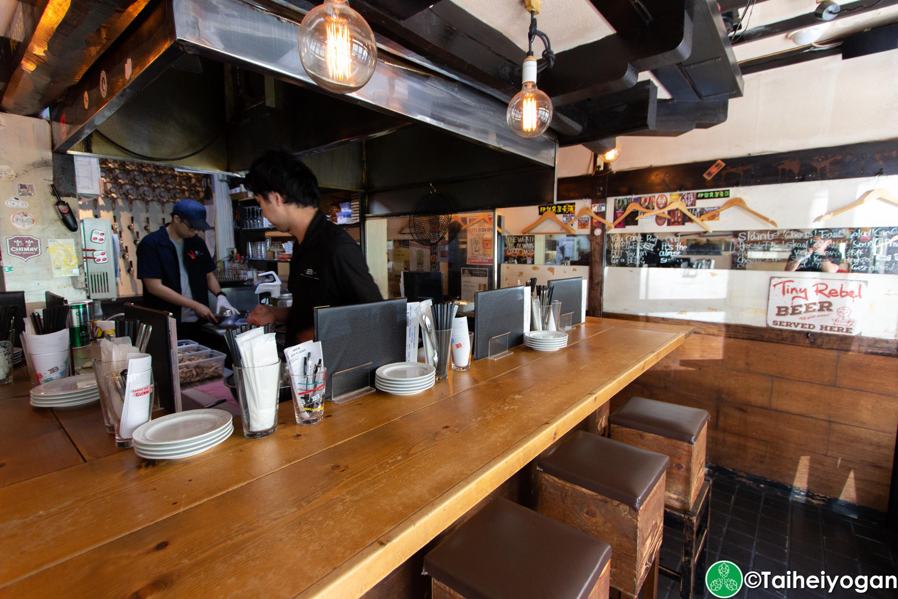 Craft Beer Bar Ibrew (Ginza/銀座) - Interior - Bar Seating