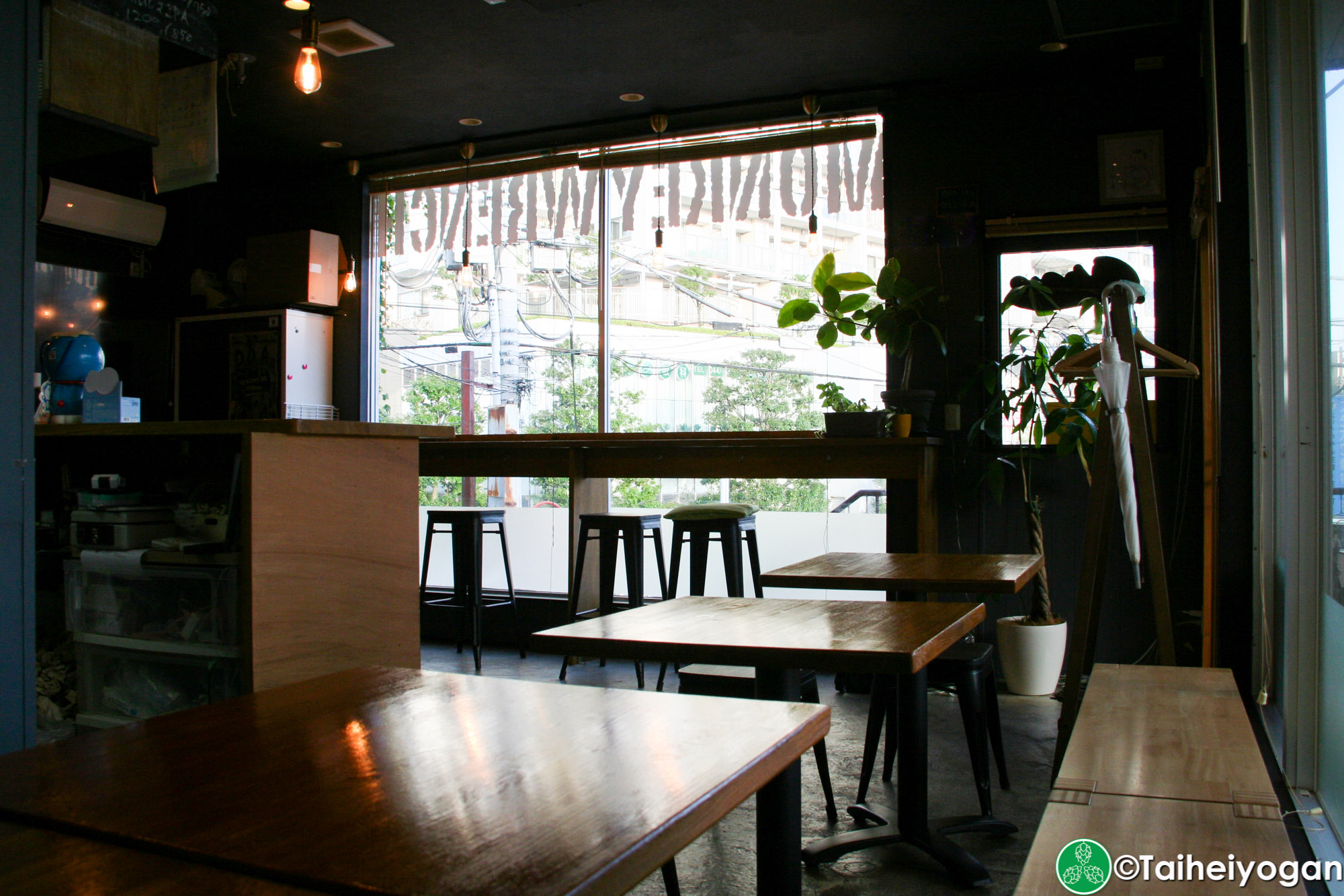 Monkey Wrench - Interior - Table Seating