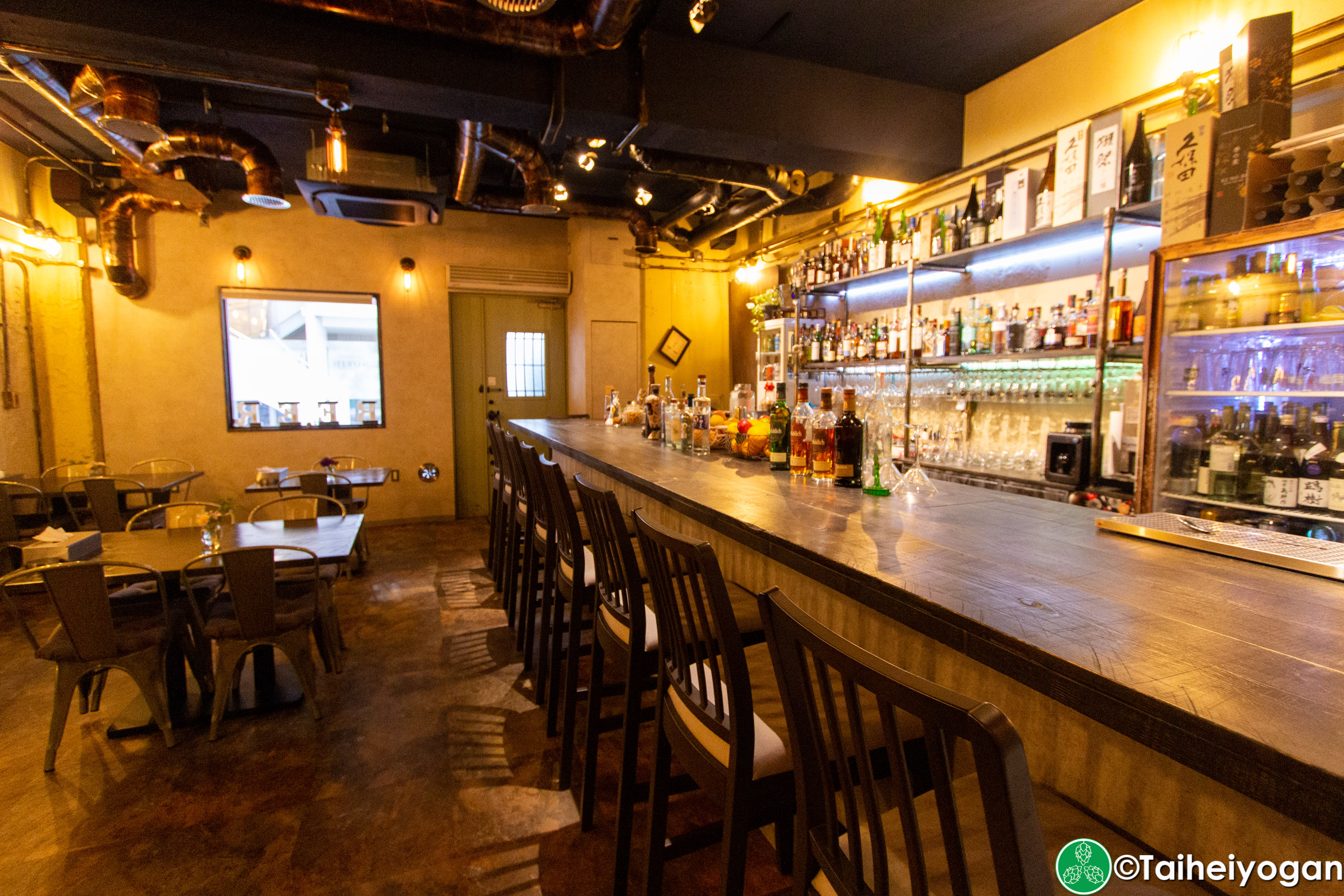 North Village Bar & Grill - Interior - Bar Counter