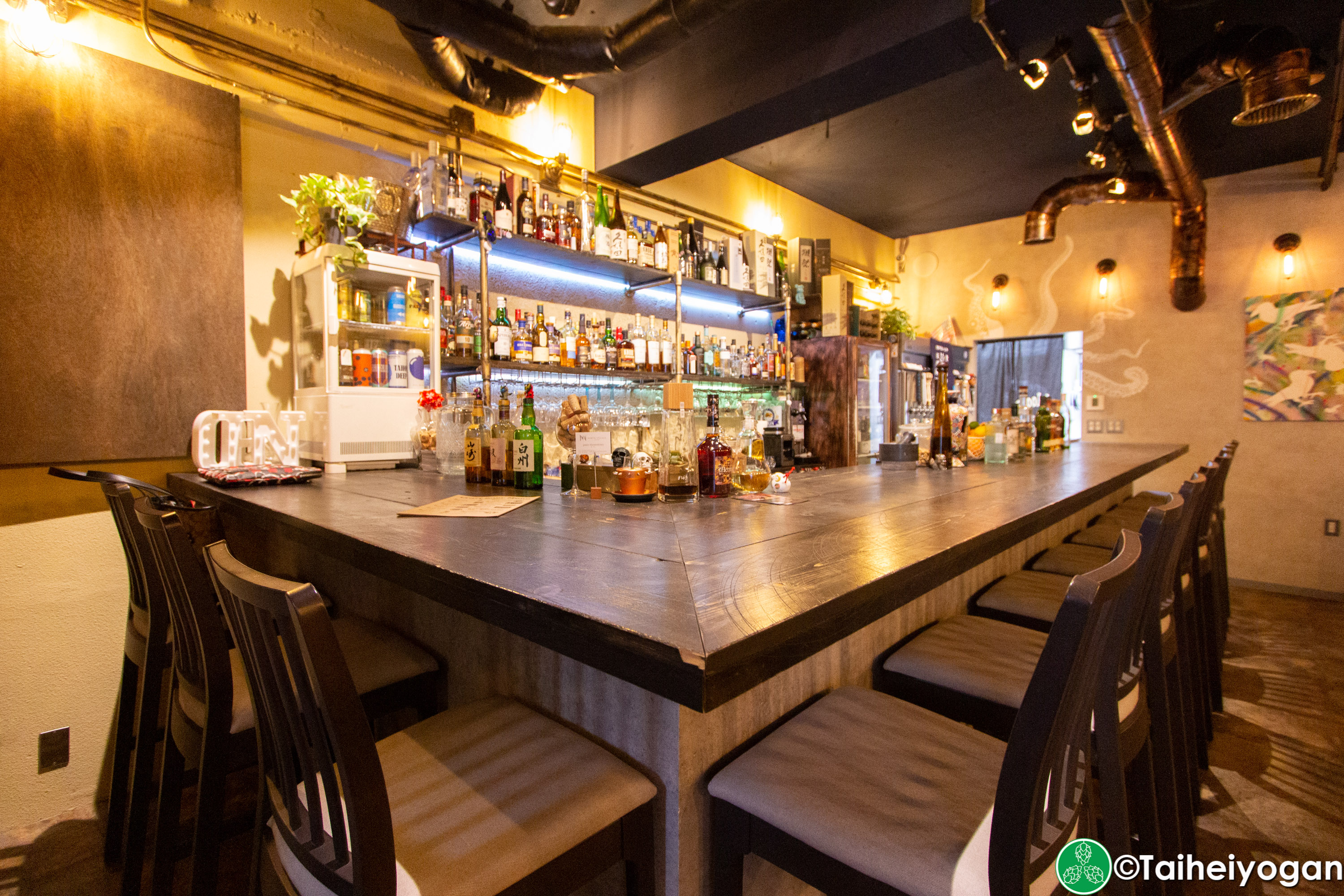 North Village Bar & Grill - Interior - Bar Counter