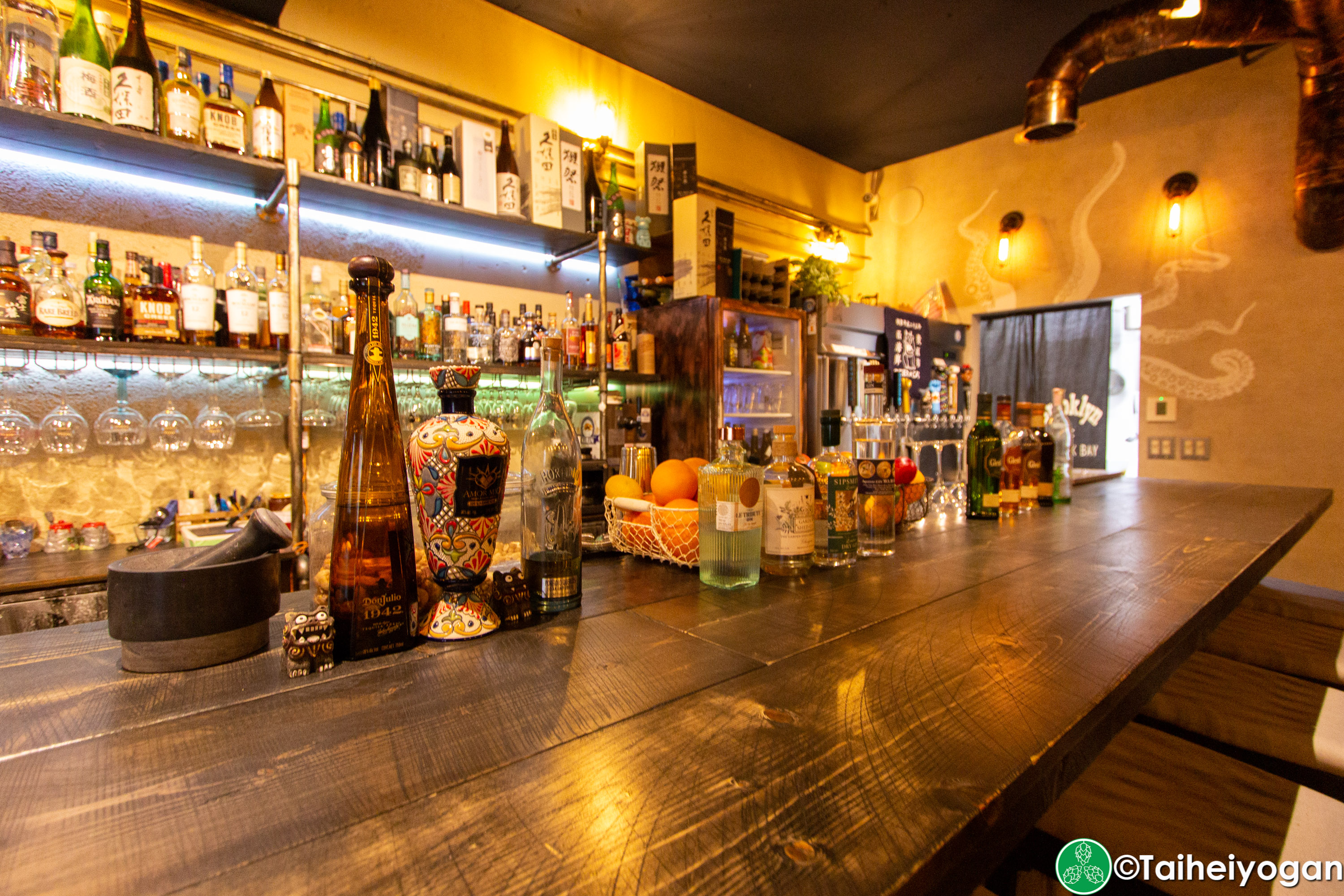 North Village Bar & Grill - Interior - Bar Counter