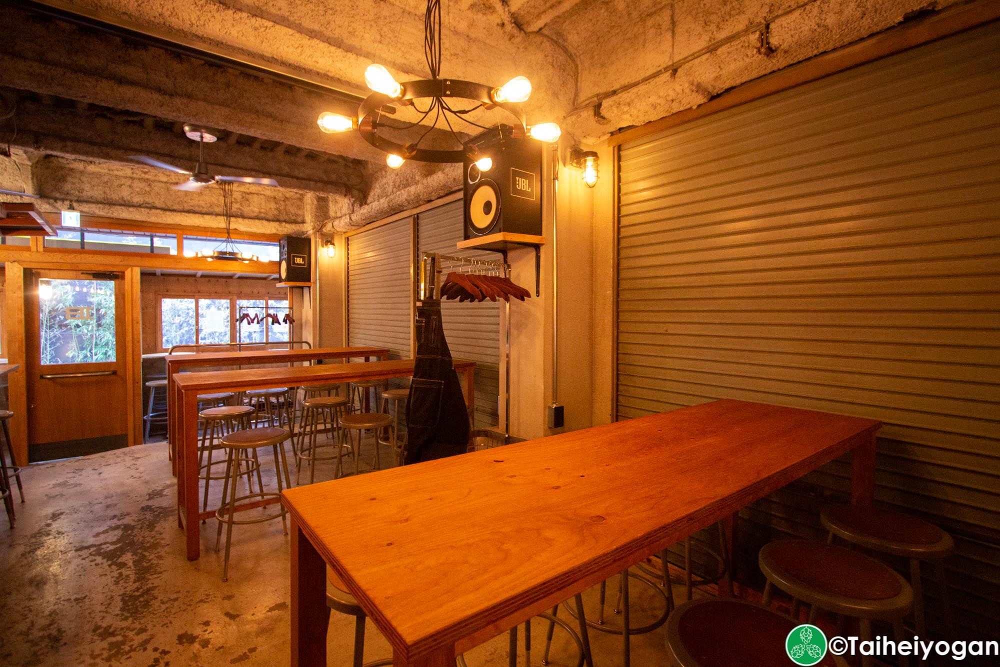 Ibrew (Akihabara-秋葉原) - Interior - Tables