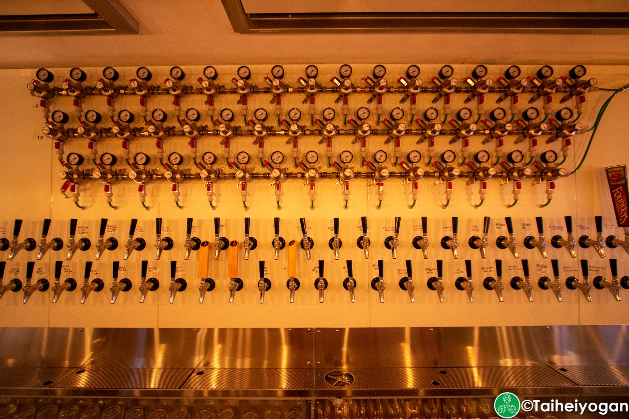 Ibrew (Akihabara-秋葉原) - Interior - Beer Taps