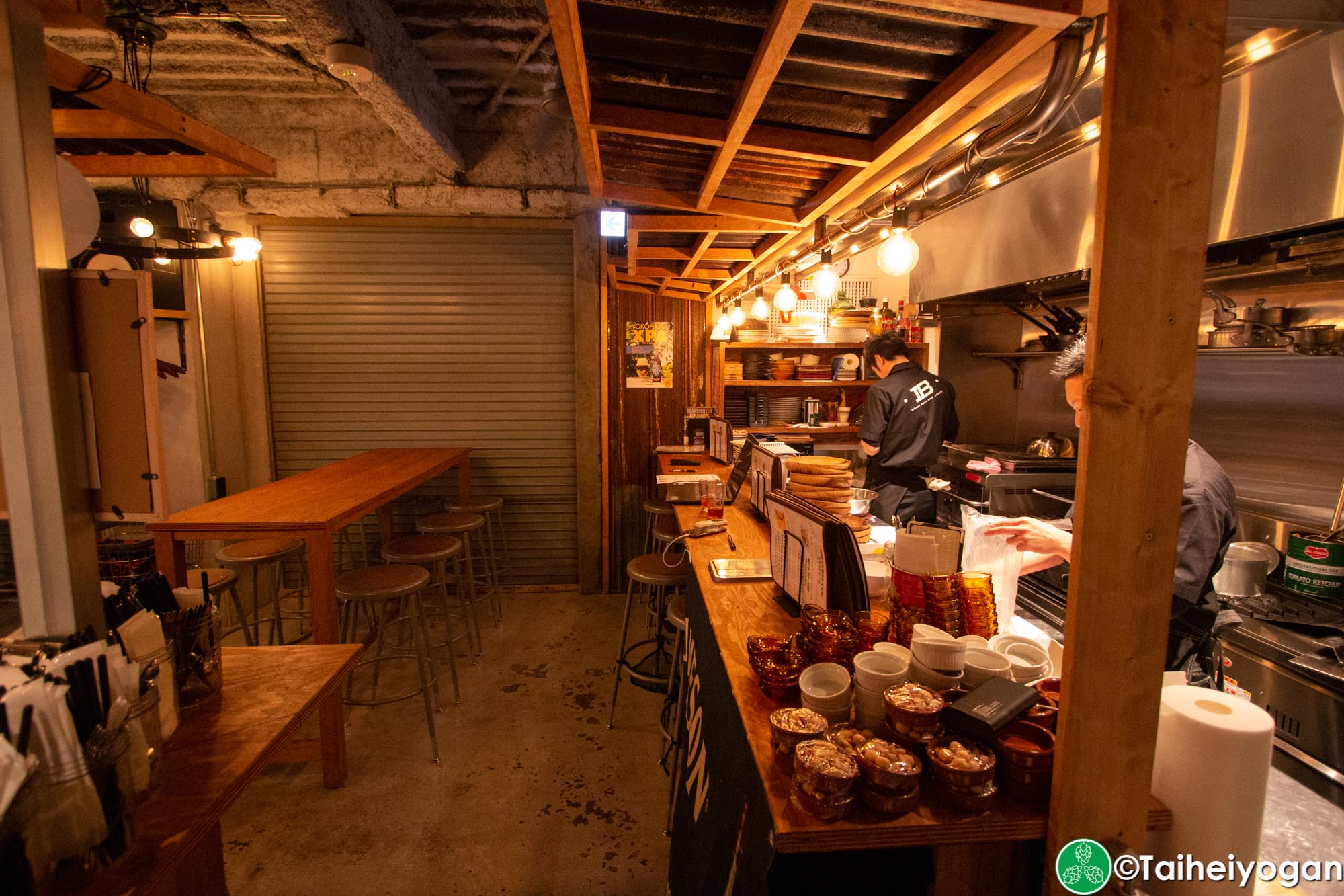 Ibrew (Akihabara-秋葉原) - Interior - Tables