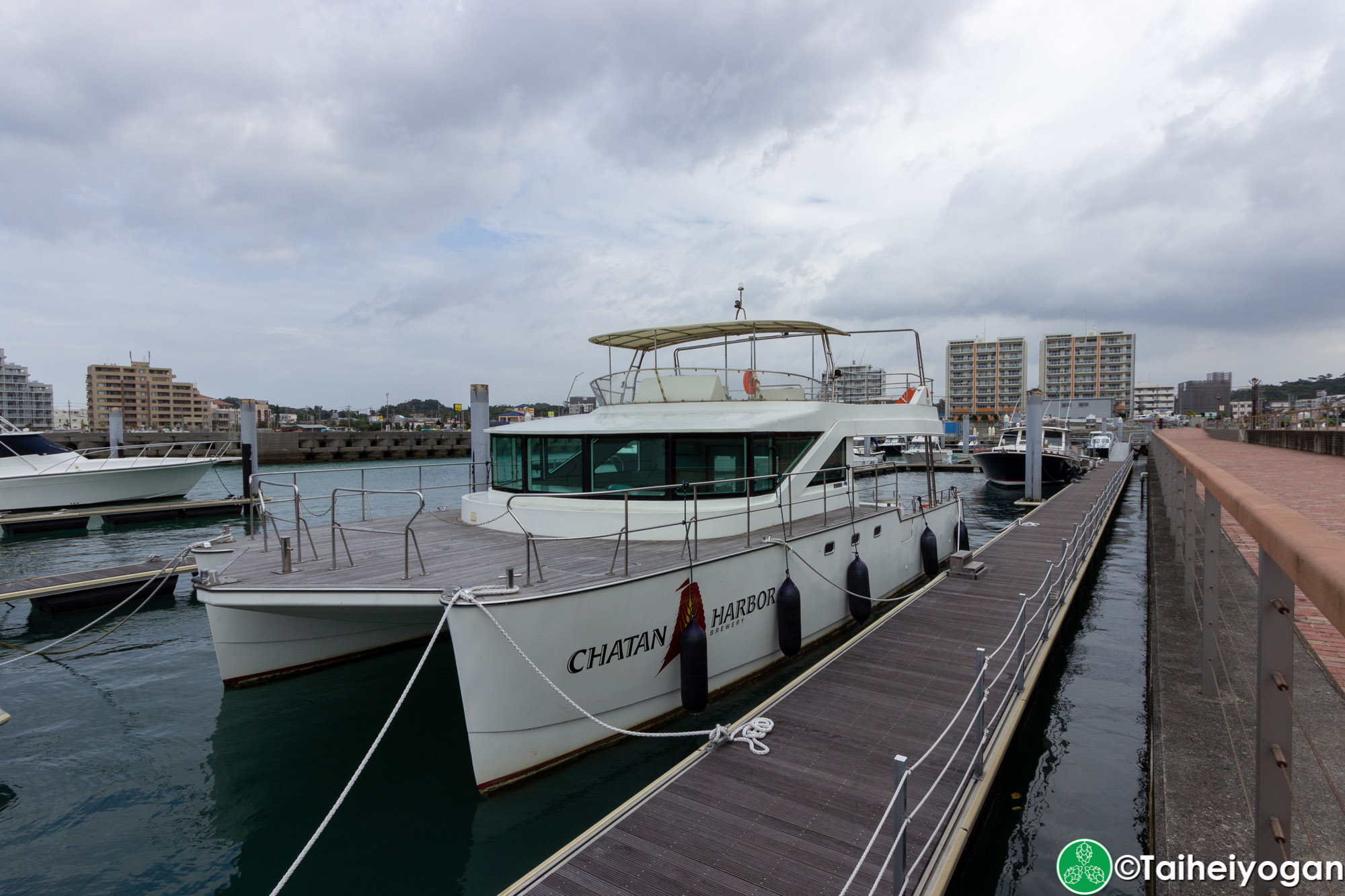 Chatan Harbor Brewery - Chatan Harbor Brewery Cruise Boat