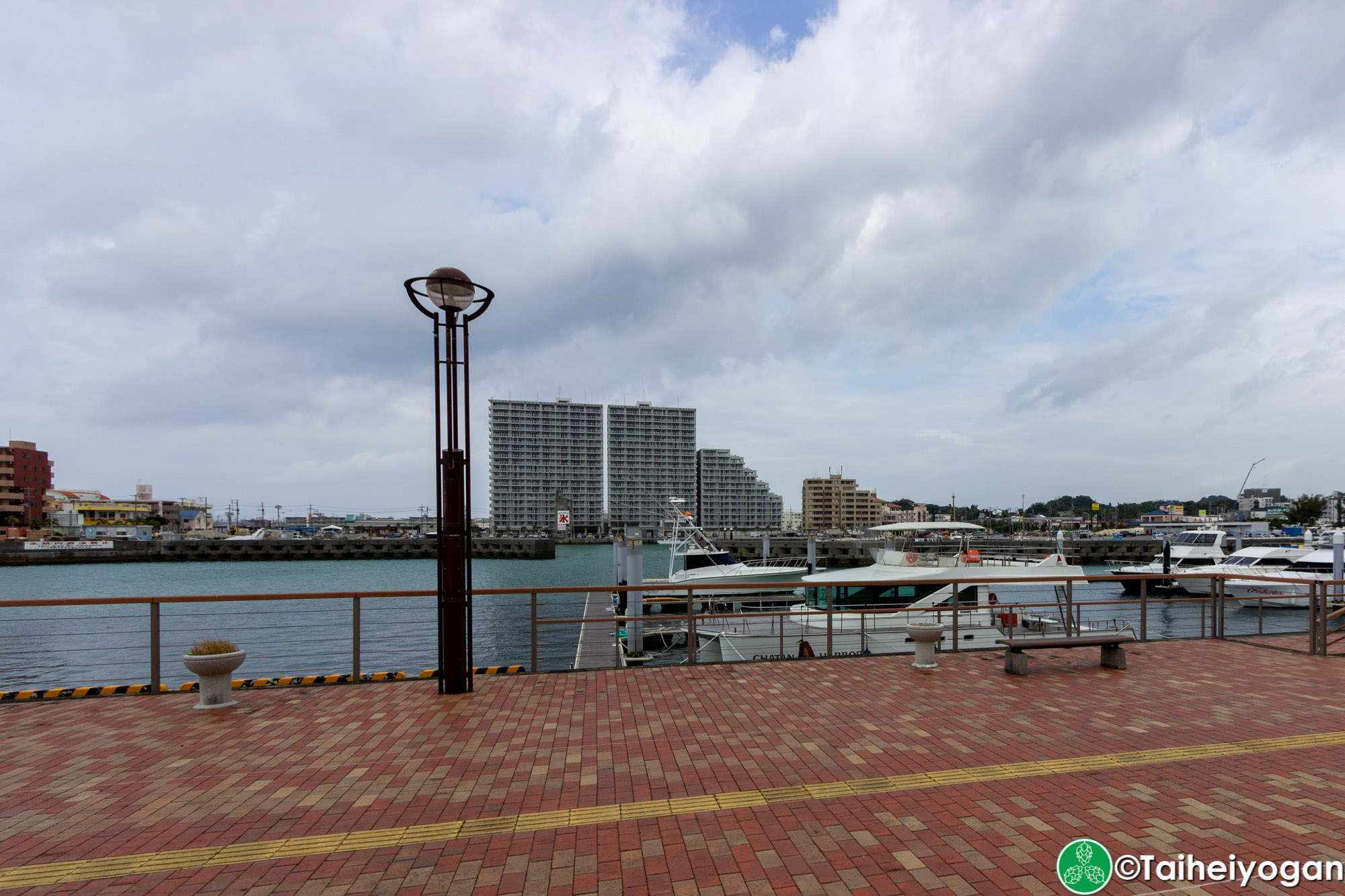Chatan Harbor Brewery - Chatan Harbor Brewery Cruise Boat