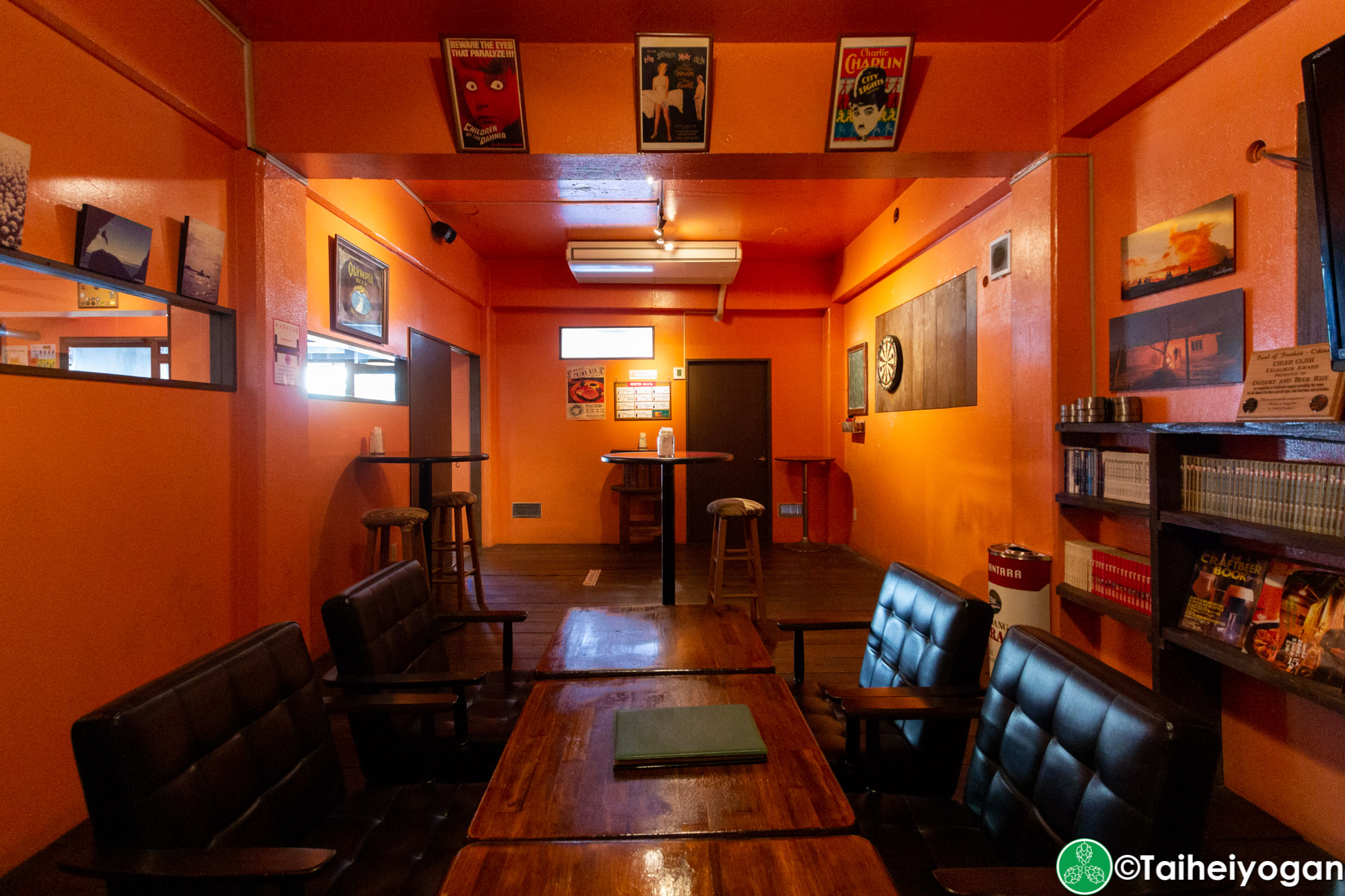 Craft Beer Pub Beer Rize - Interior - Table Seating