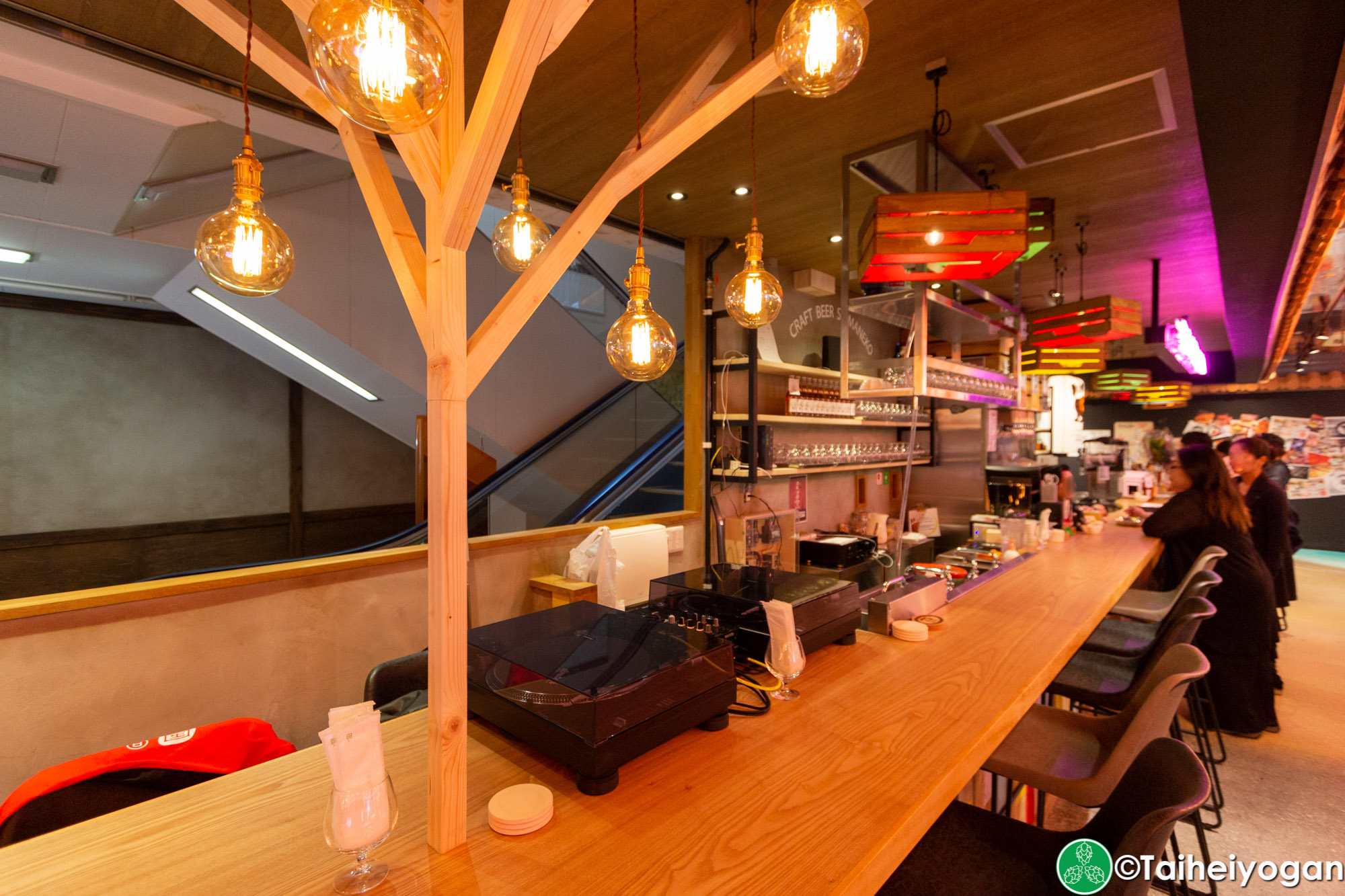 Craft Beer Shimaneko・クラフトビール しまねこ - Interior - DJ Booth
