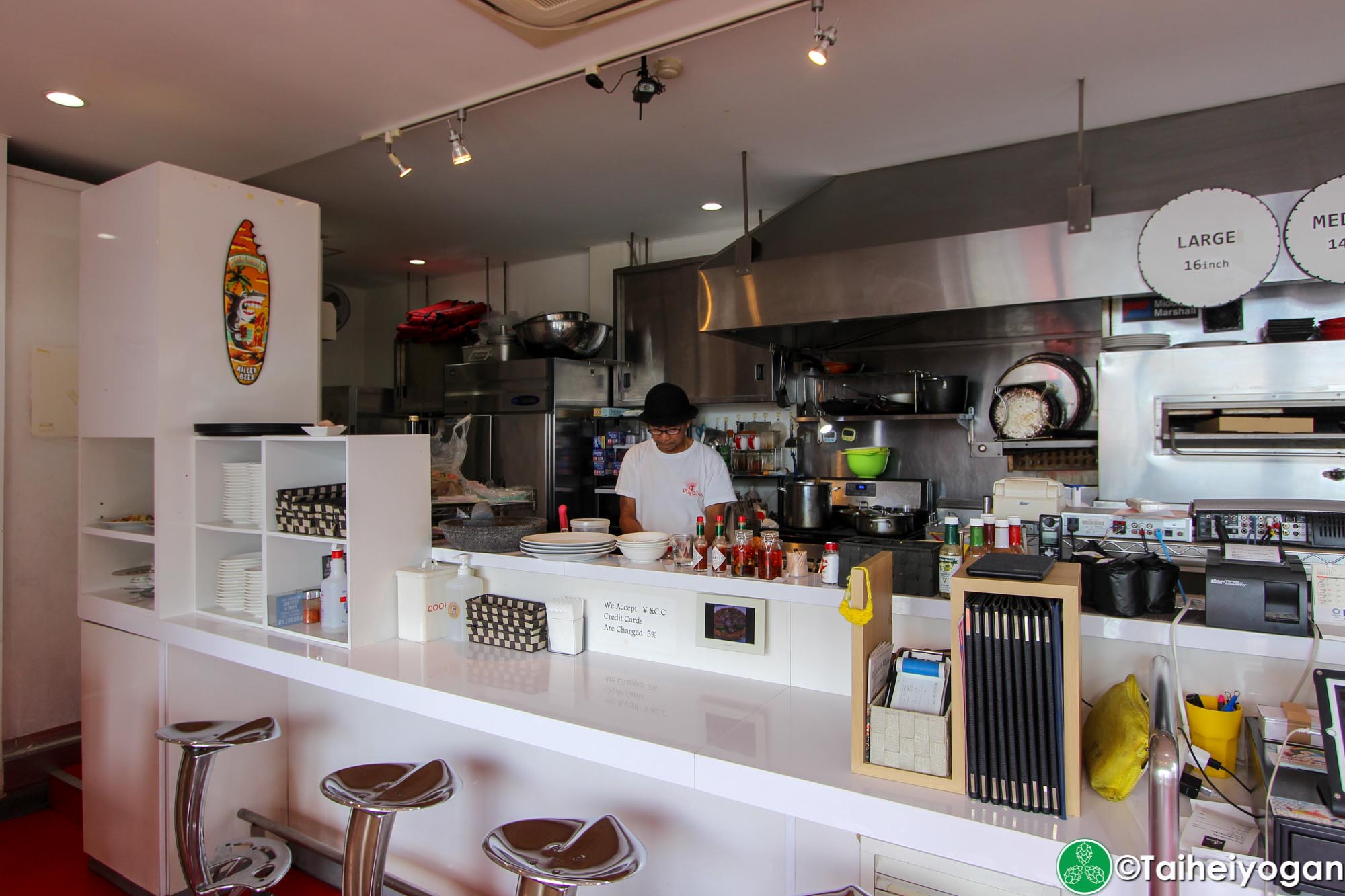 Pizza Sun Okinawa - Interior - Bar Counter