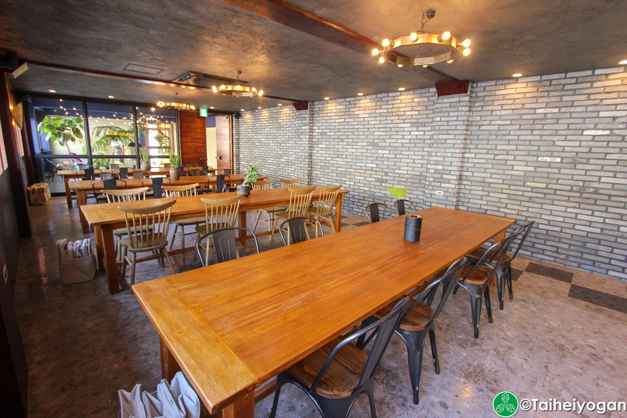 Ukishima Brewery Taproom - Interior - Seating