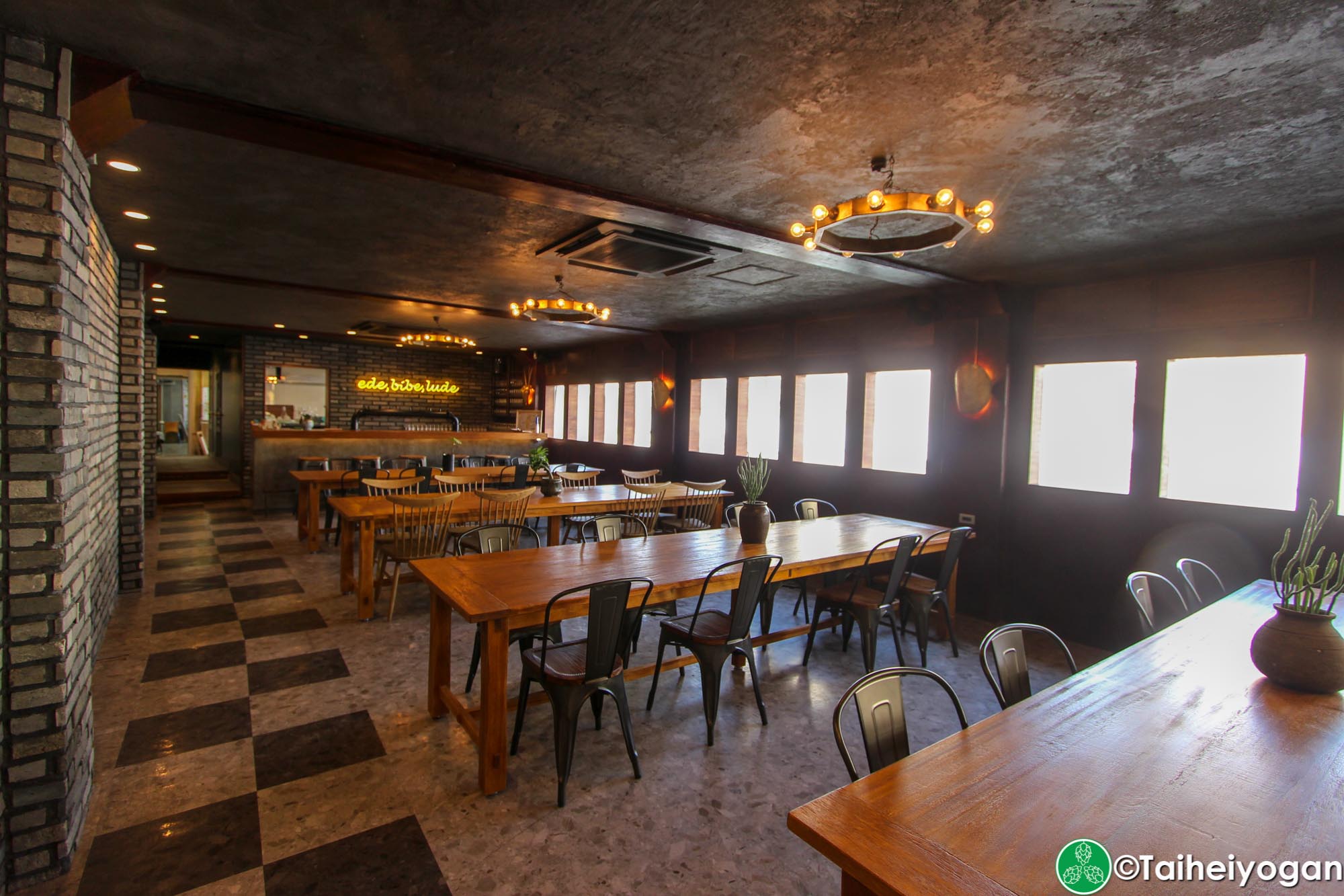 Ukishima Brewery Taproom - Interior - Seating