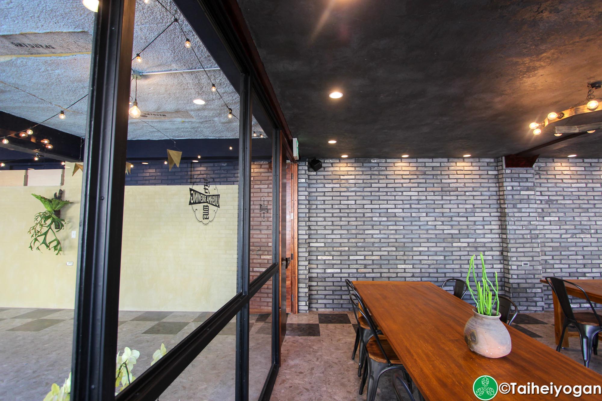 Ukishima Brewery Taproom - Interior - Seating