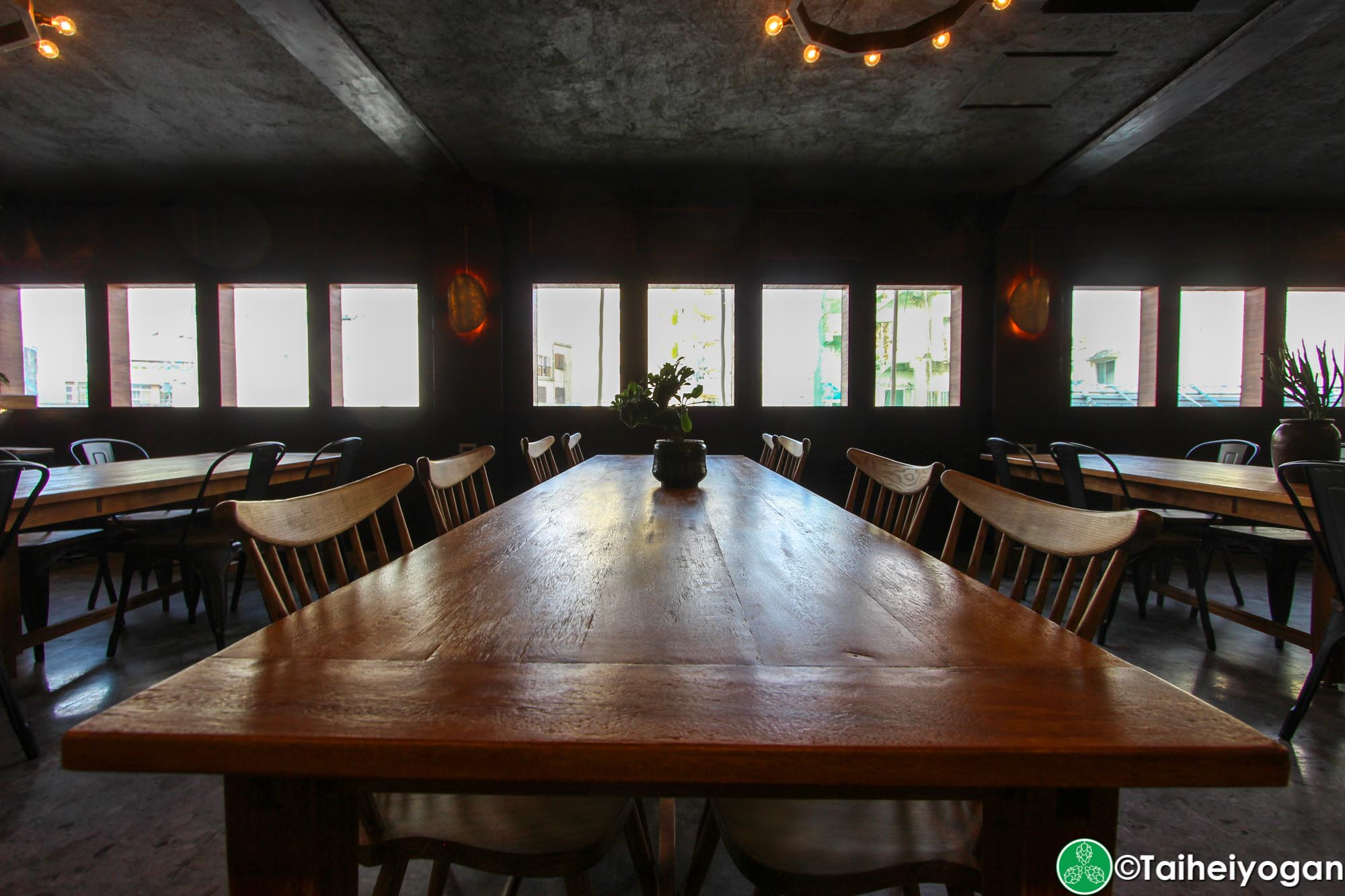Ukishima Brewery Taproom - Interior - Seating
