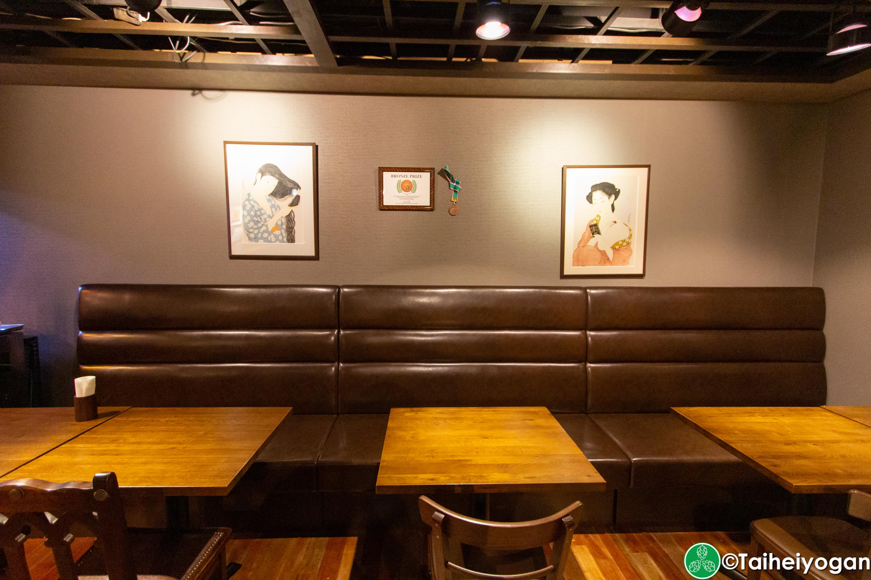 Brewin Bar Monde (主水) - Interior - Tables