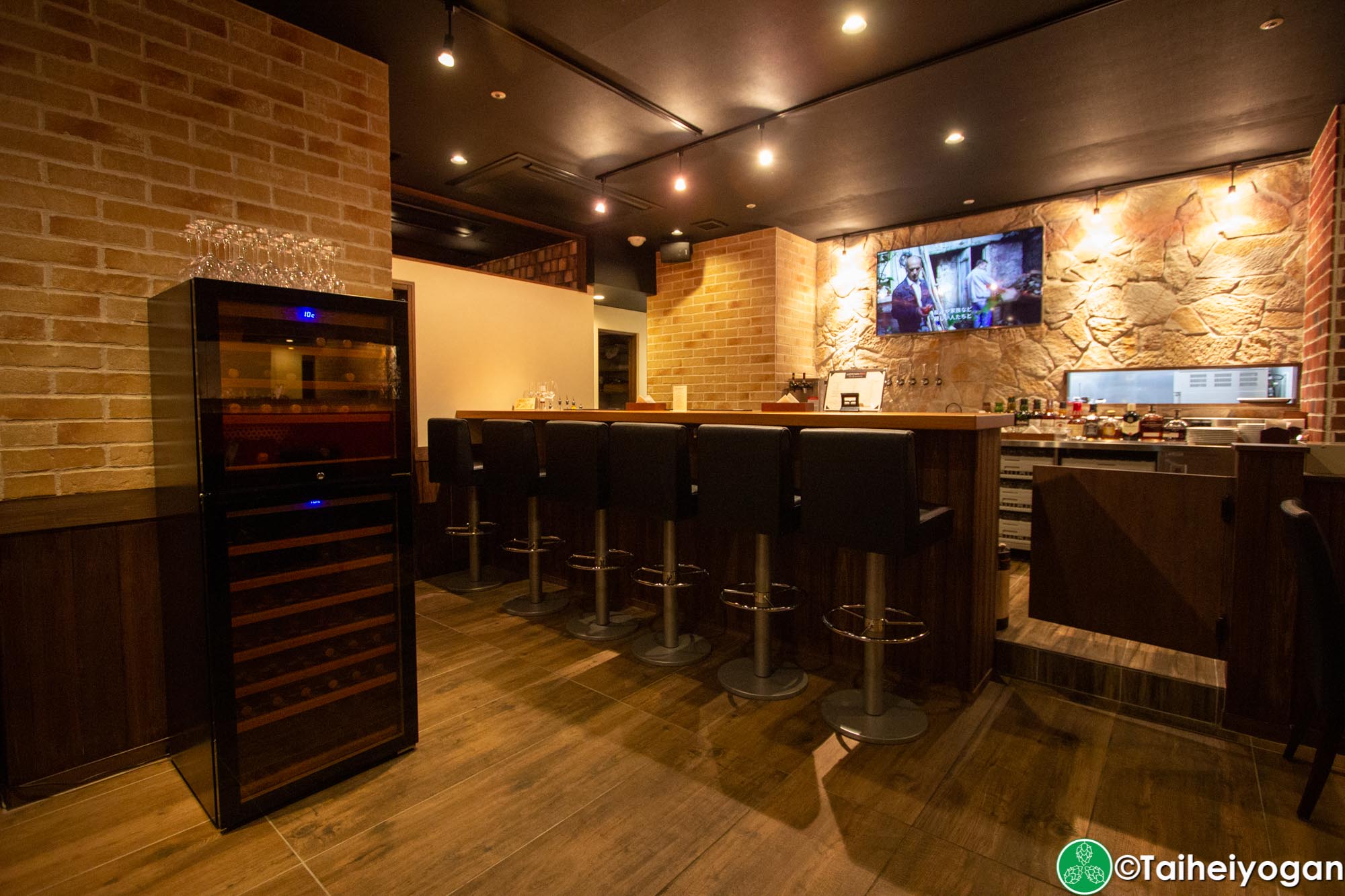 Midtown BBQ (Yokohama - 横浜店) - Interior - Bar