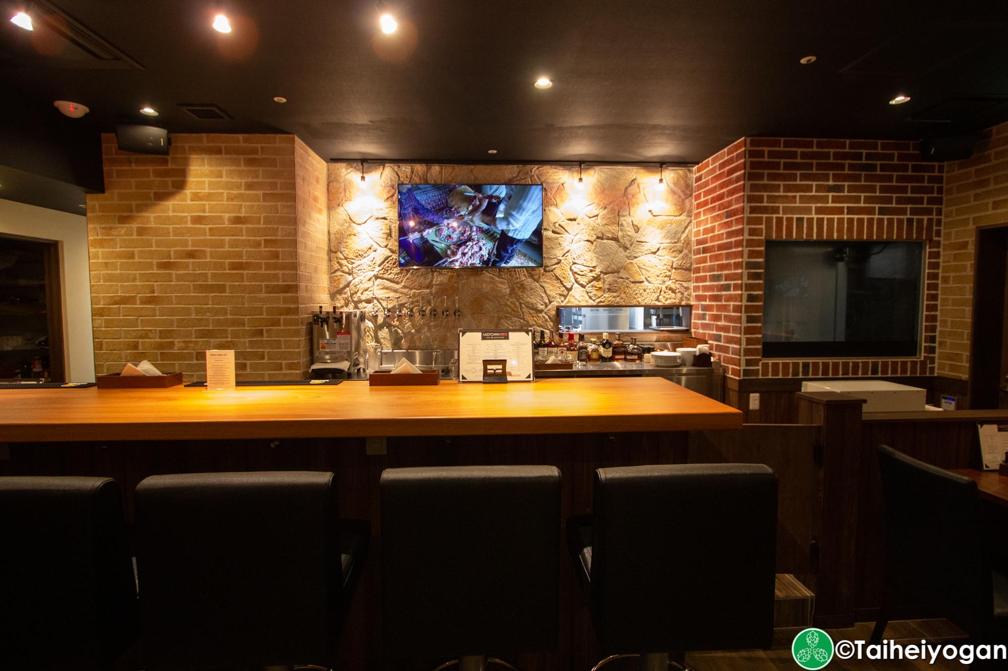 Midtown BBQ (Yokohama - 横浜店) - Interior - Bar