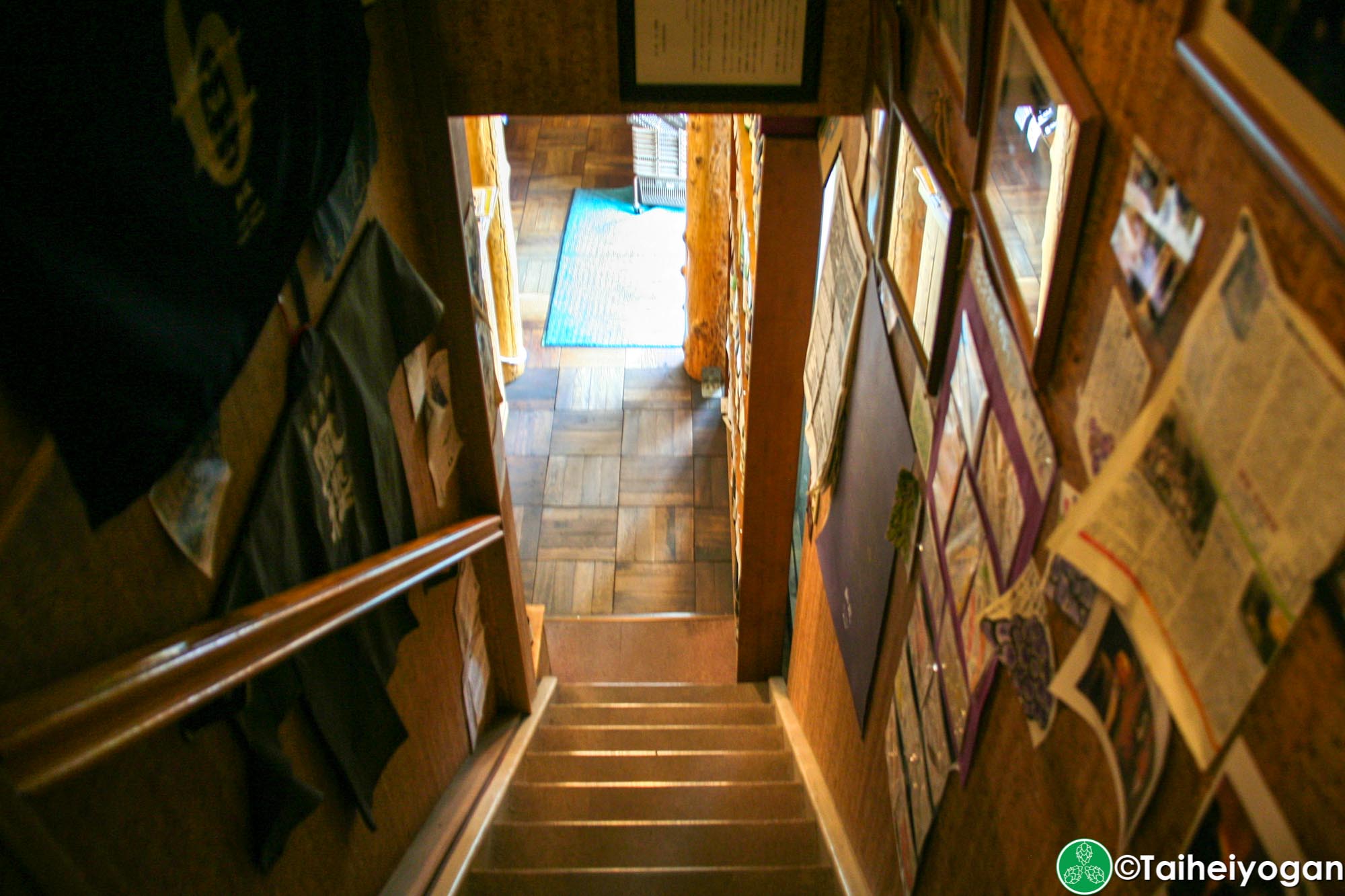 Kagoya (籠屋) - Interior - 2F - Stairs to 1F