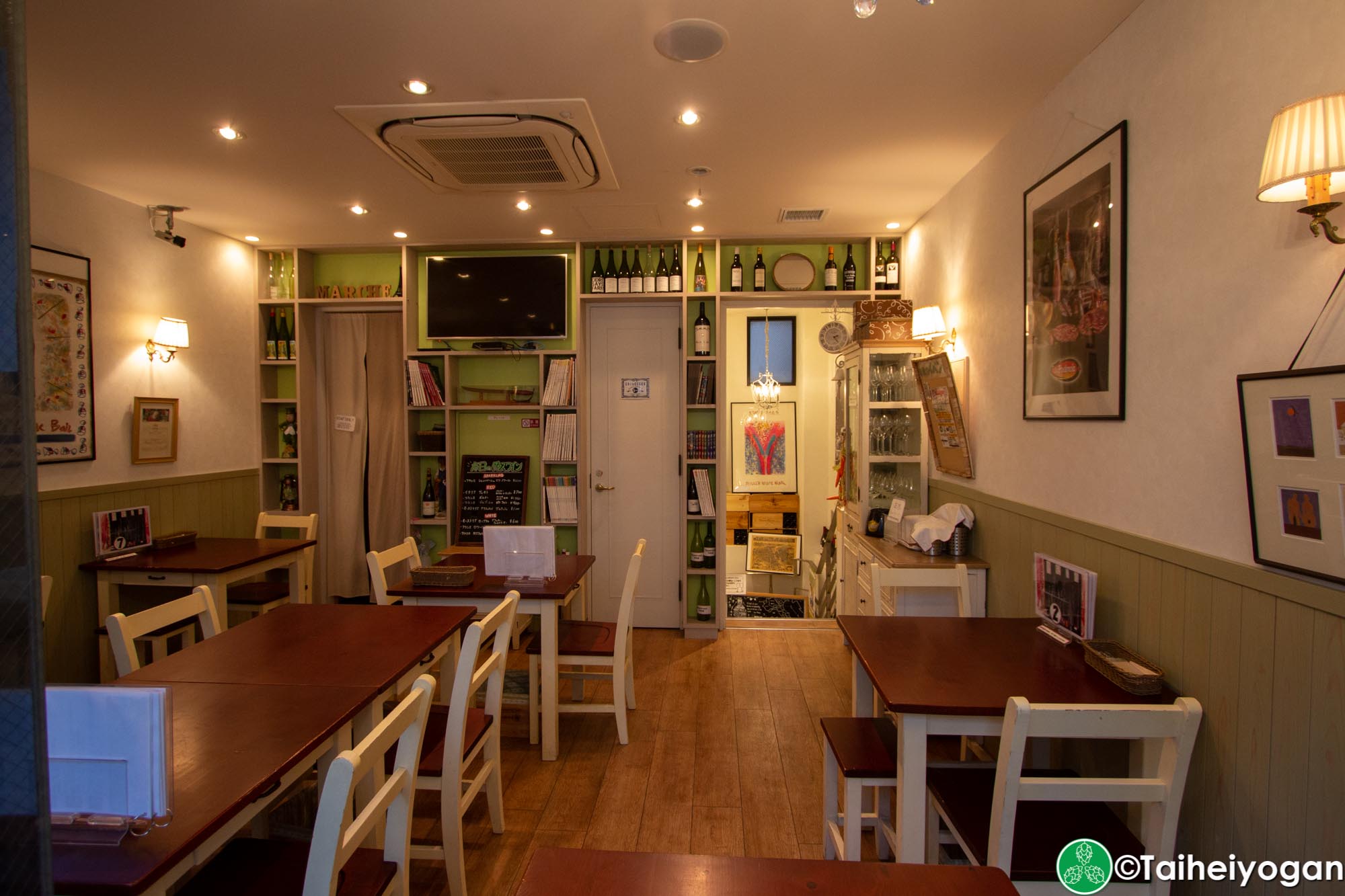 TDM 1874 Aoyama - Interior - 2F - Tables
