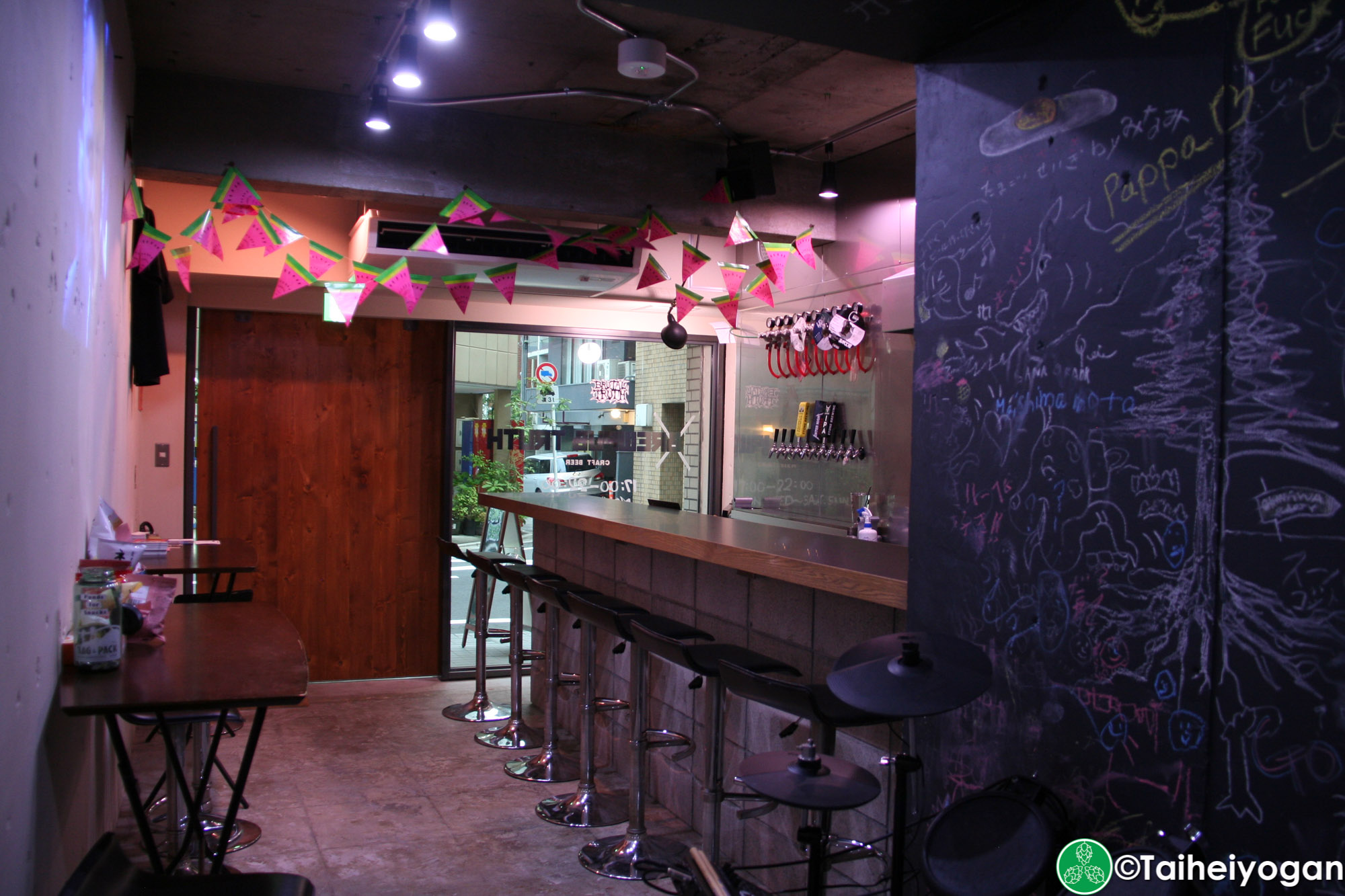Brewpub Truth - Interior - Bar Counter
