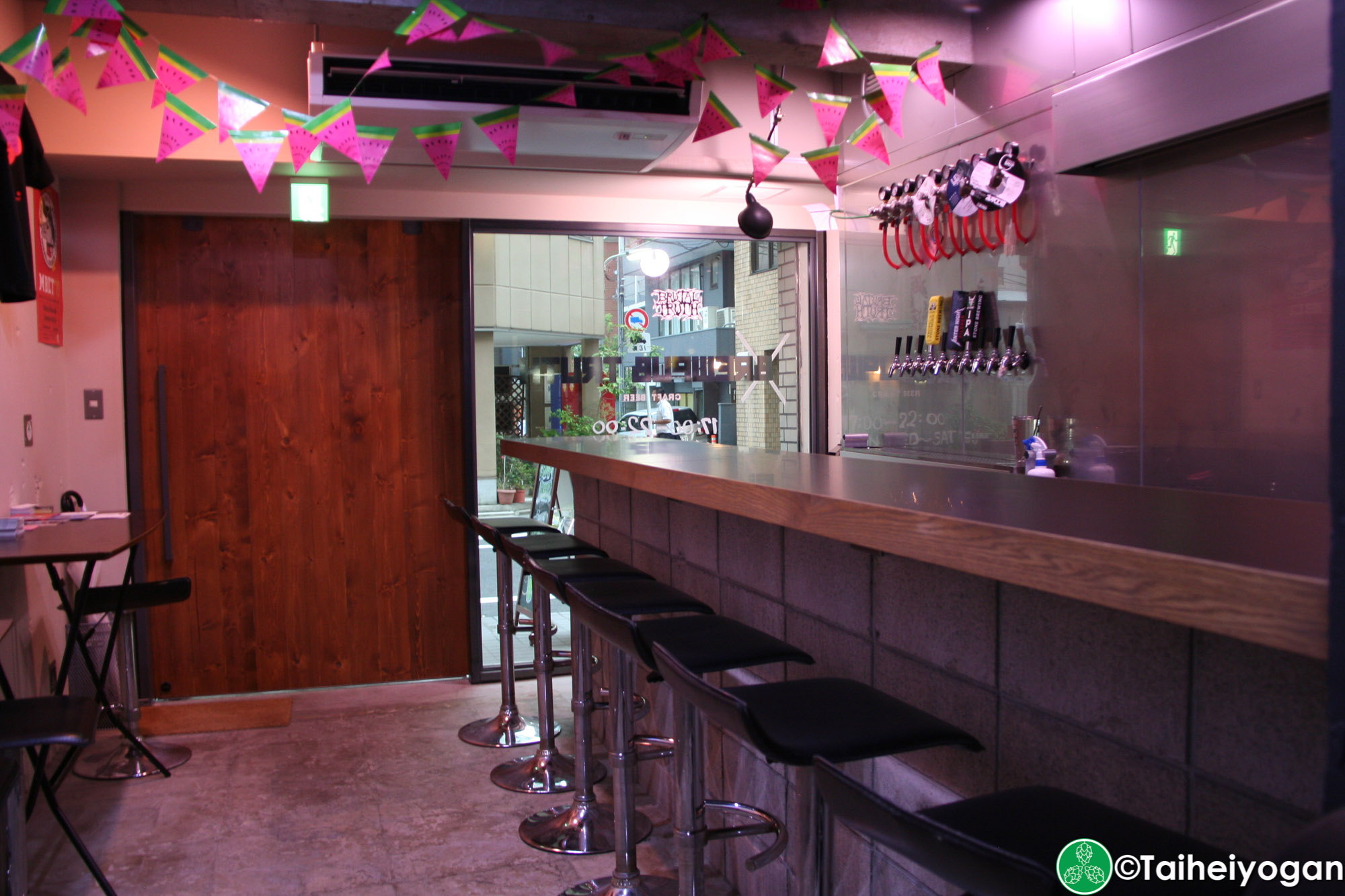 Brewpub Truth - Interior - Bar Counter