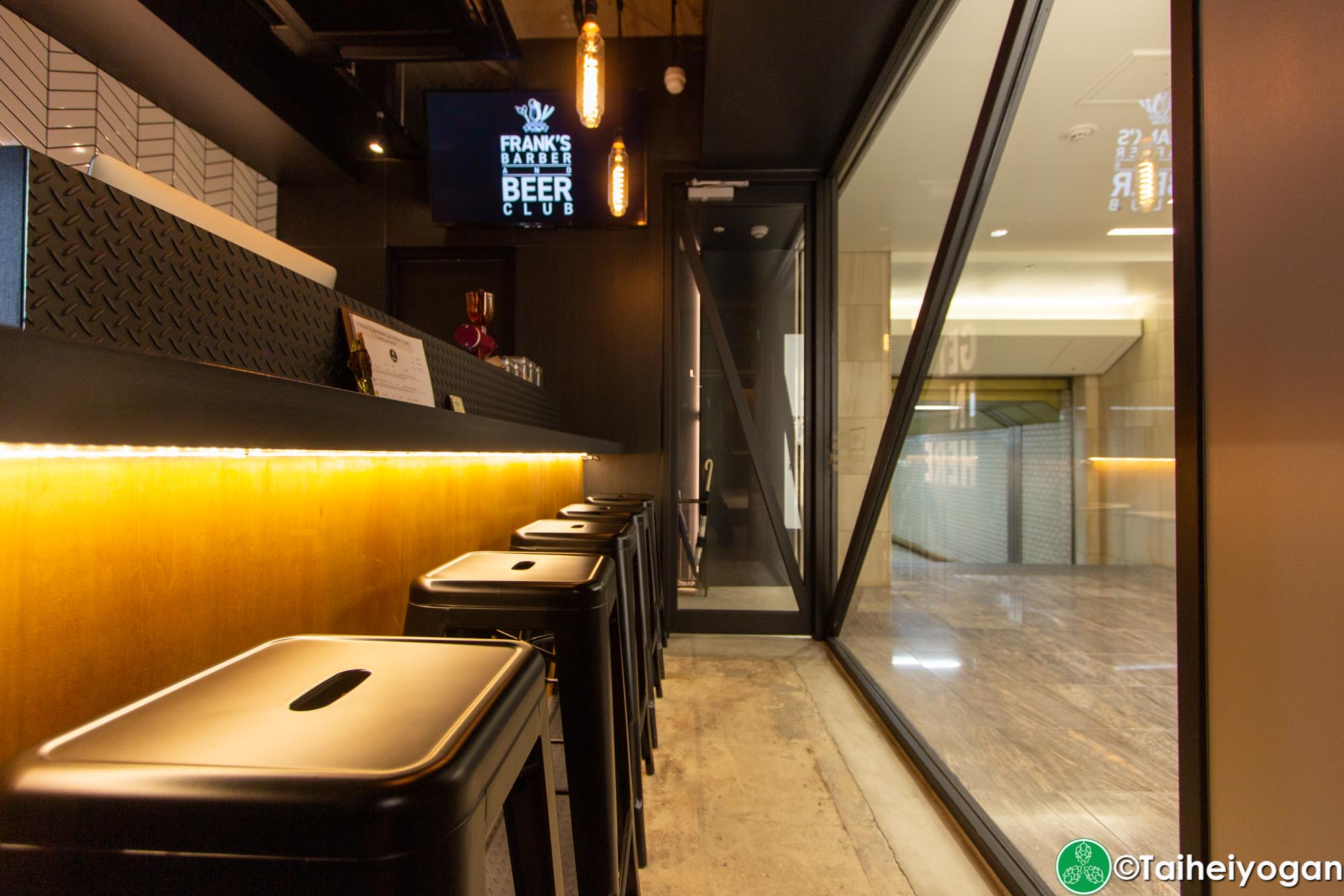 Frank's Barber and Beer Club - Interior - Bar - Bar Counter