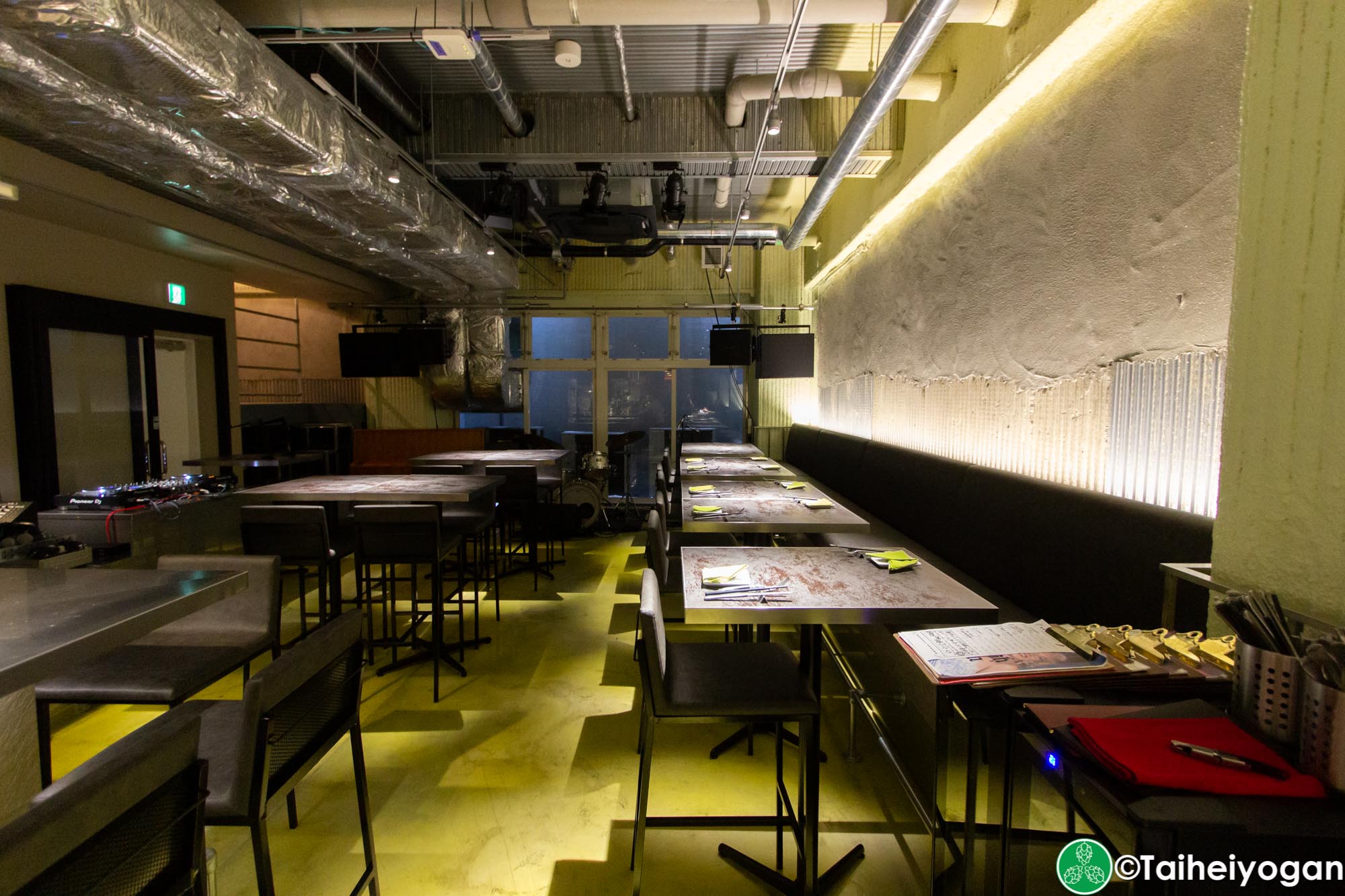 Mugino Oto・麦ノ音 - Interior - Tables
