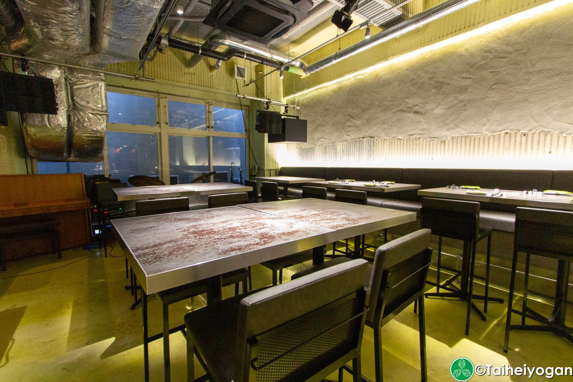 Mugino Oto・麦ノ音 - Interior - Tables